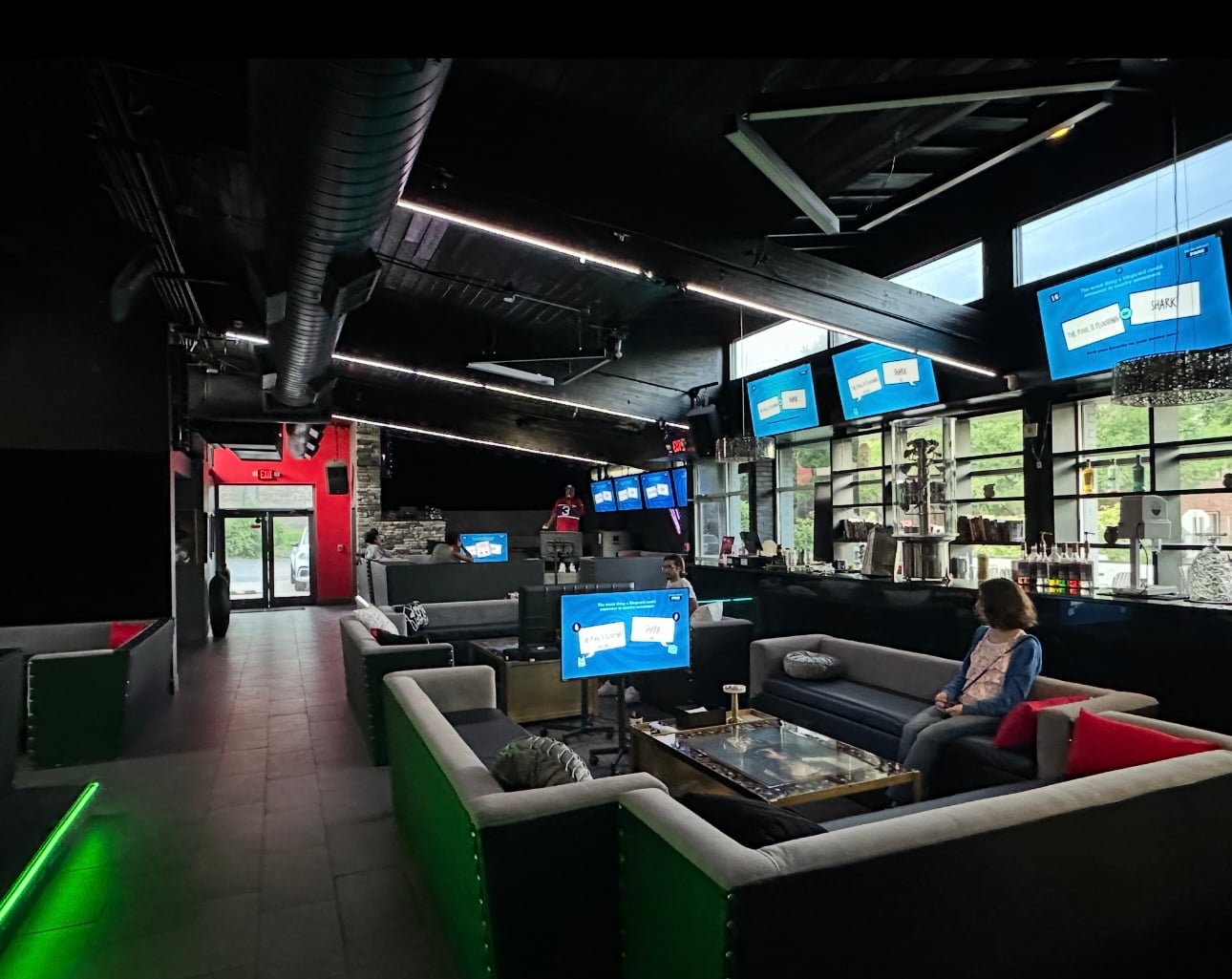 Turn-Key Restaurant, Bar & Lounge Near Uptown - Image 16