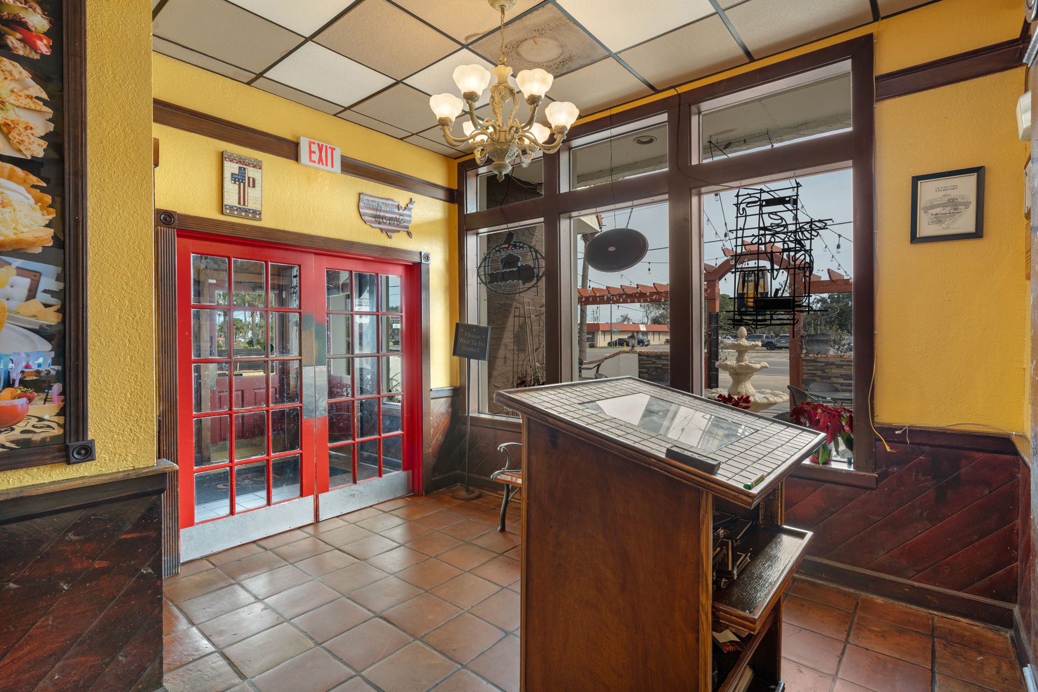 Full Restaurant for Lease in Mary Esther, FL, 5,144 SF