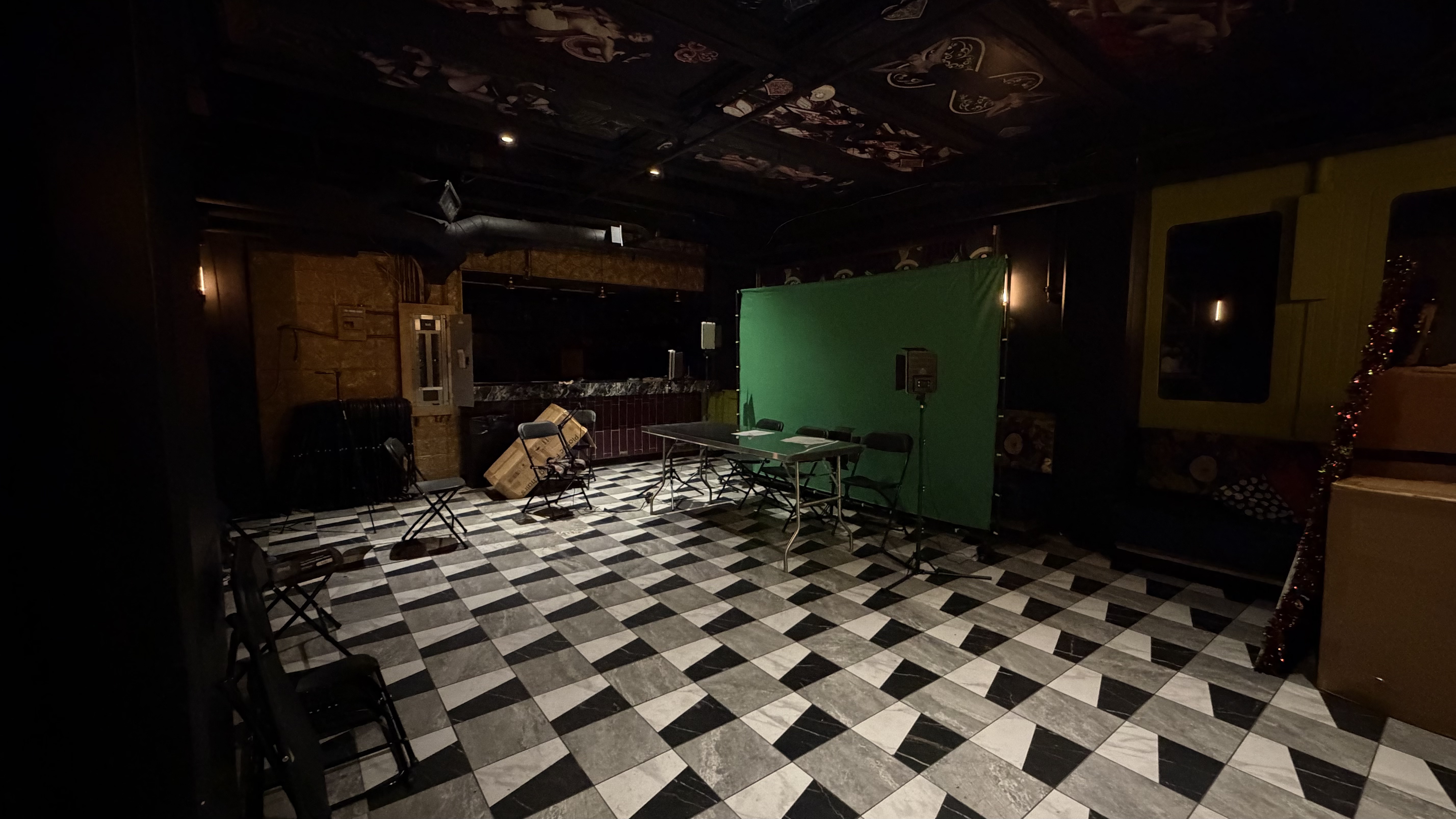 Fully Fixturized Bar/Restaurant in Los Angeles - Thumbnail 1