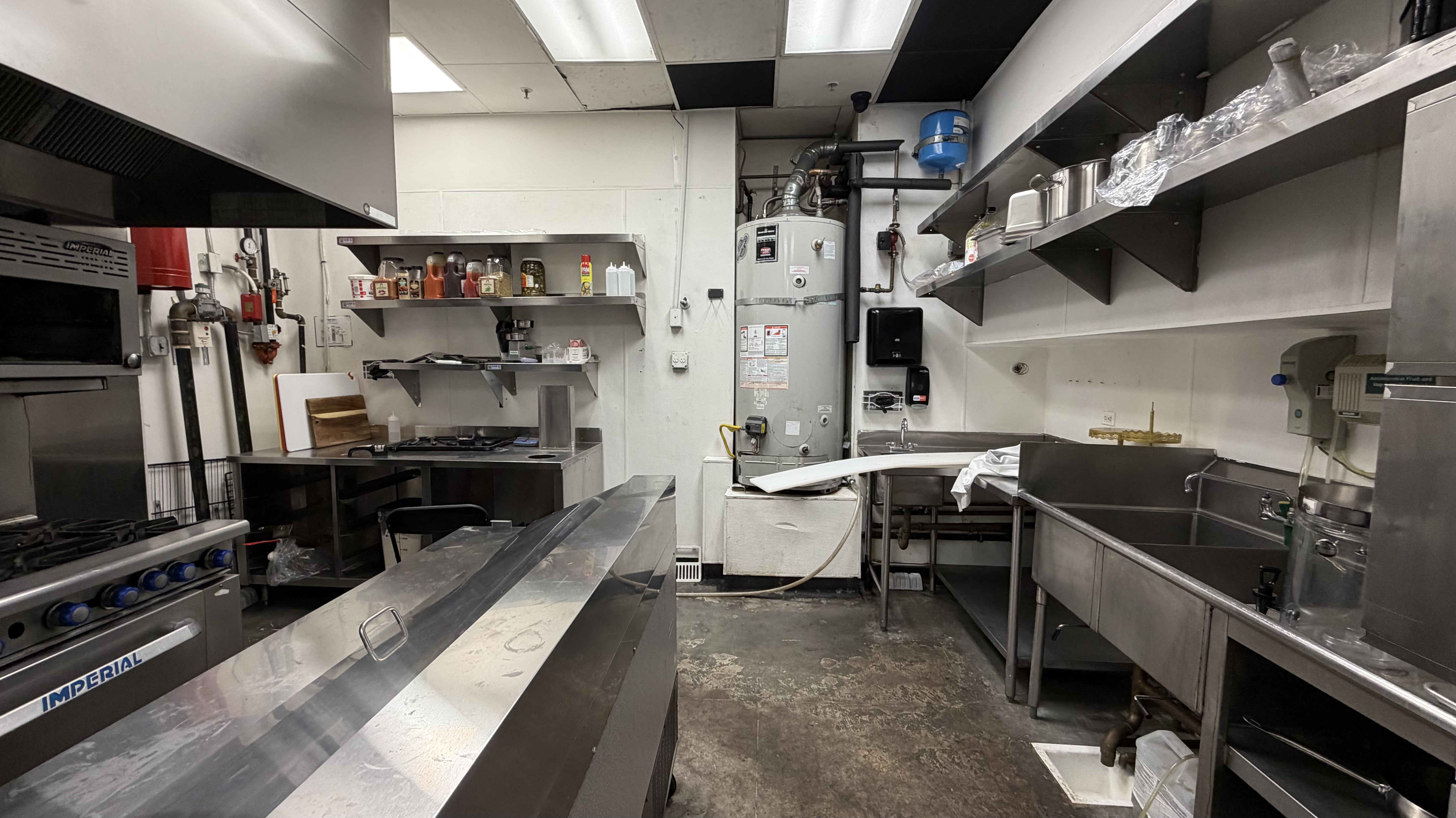 Fully Fixturized Bar/Restaurant in Los Angeles - Thumbnail 3