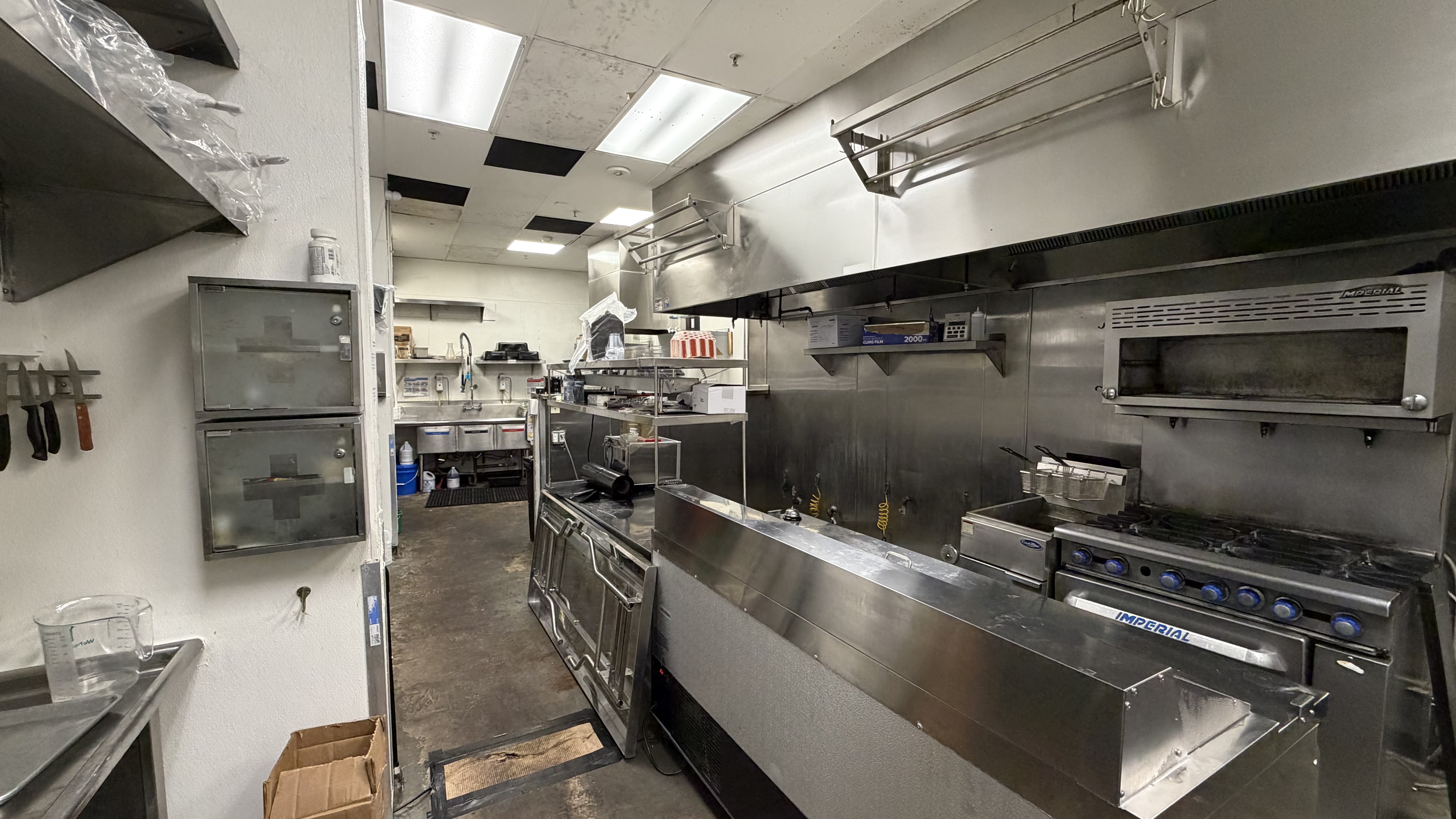 Fully Fixturized Bar/Restaurant in Los Angeles - Thumbnail 5