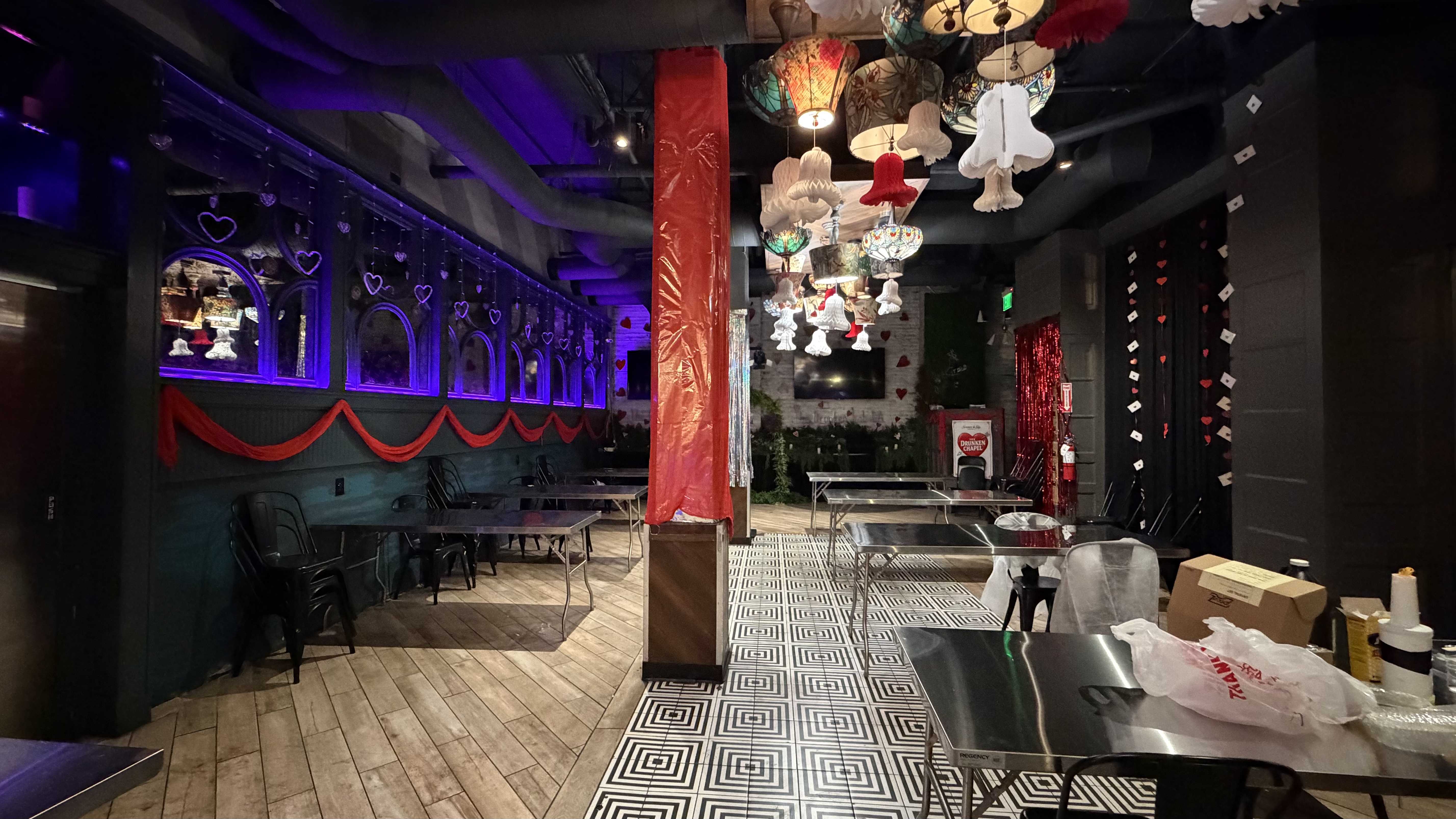 Fully Fixturized Bar/Restaurant in Los Angeles - Thumbnail 10