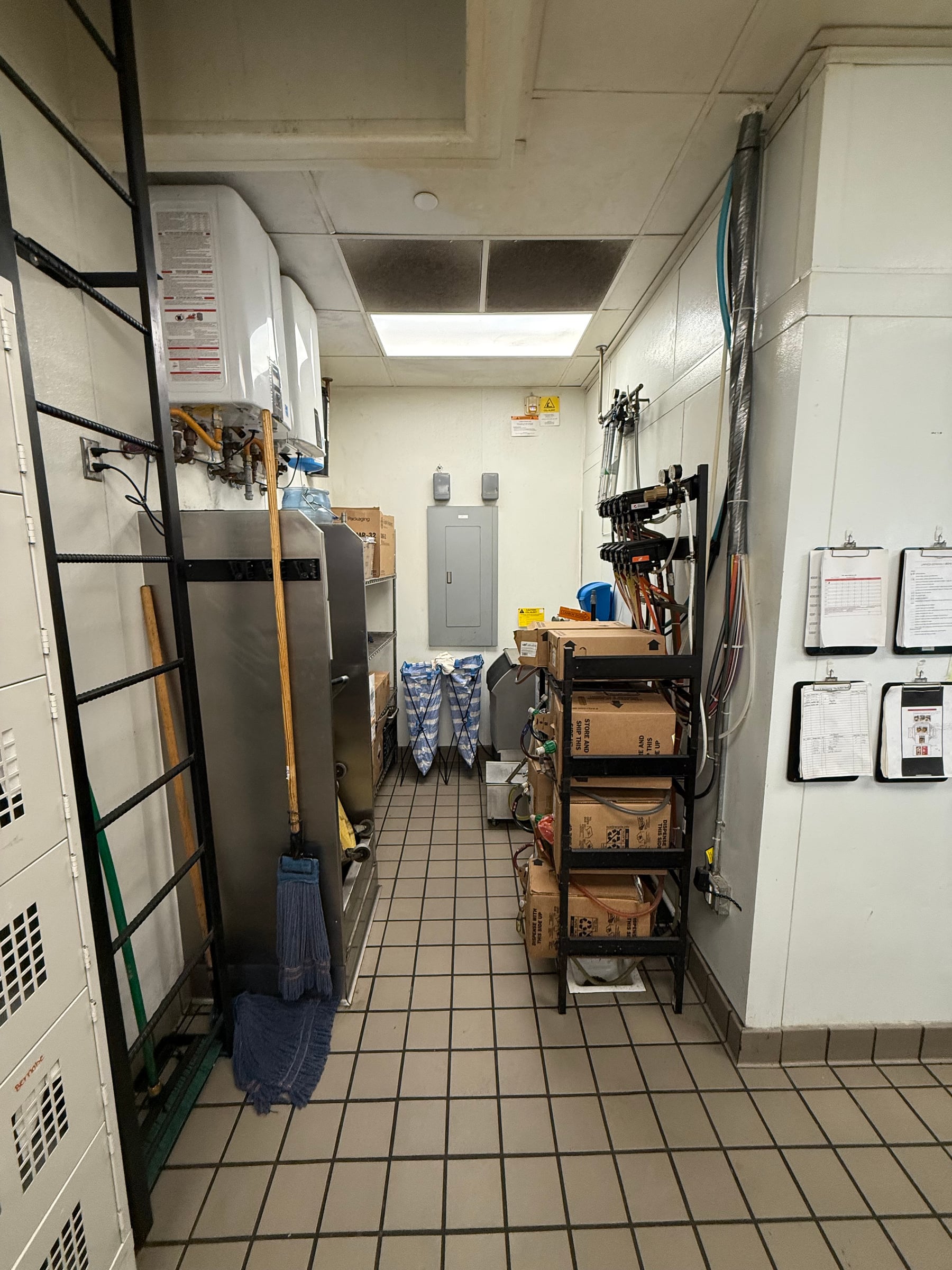 Fast Casual for Sub-Lease in Colton, CA ,  1,750 SF - Thumbnail 4