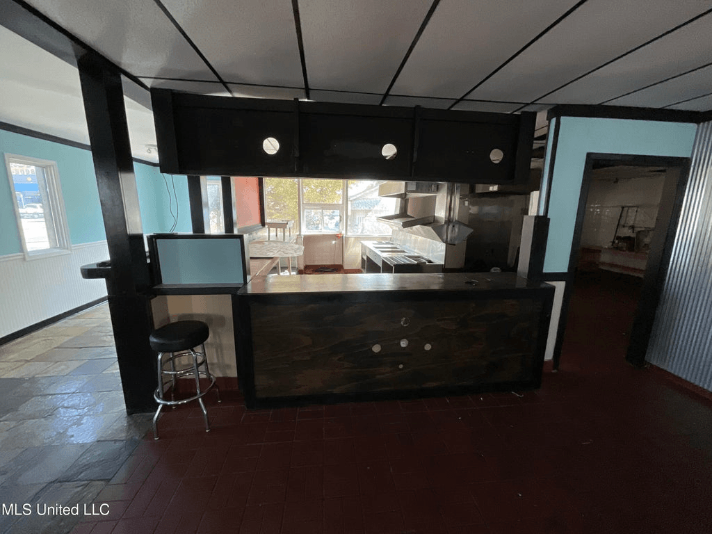 Full Restaurant for Sale in Columbia, MS, $175K - Thumbnail 4