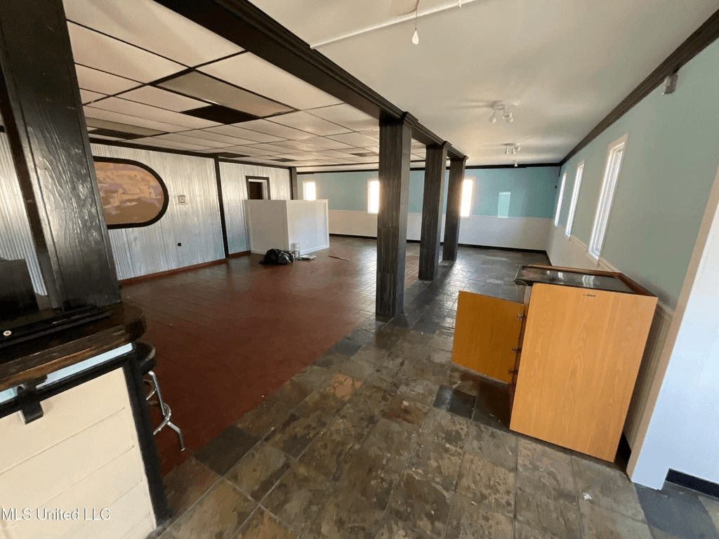 Full Restaurant for Sale in Columbia, MS, $175K - Thumbnail 2