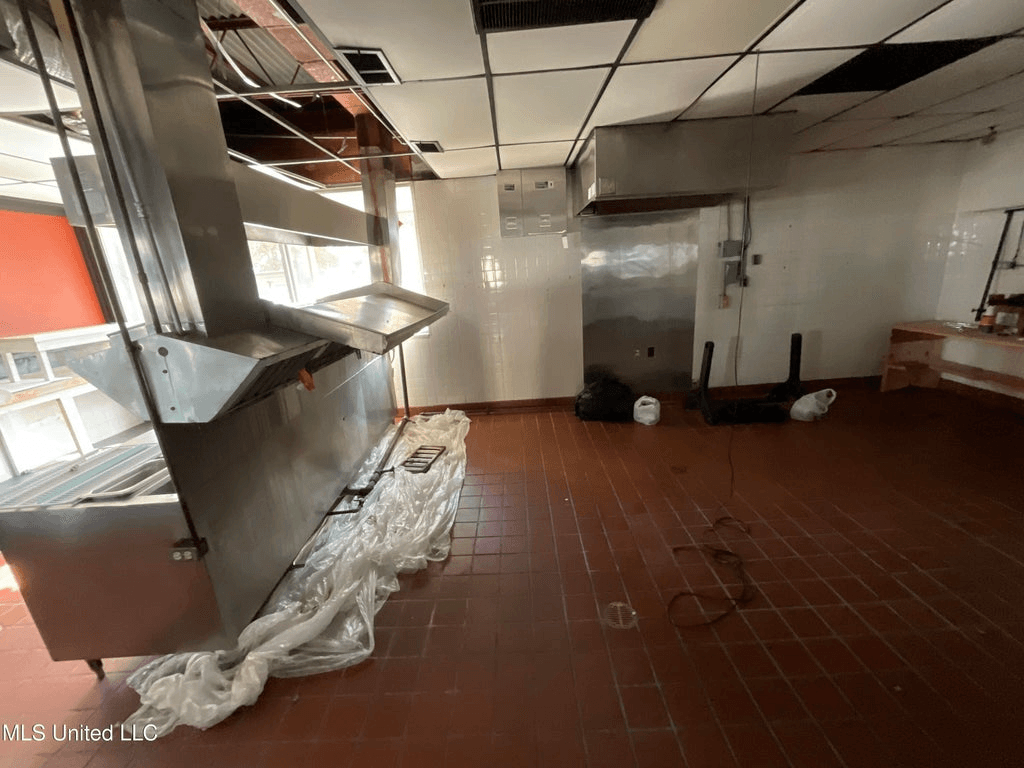 Full Restaurant for Sale in Columbia, MS, $175K - Thumbnail 3