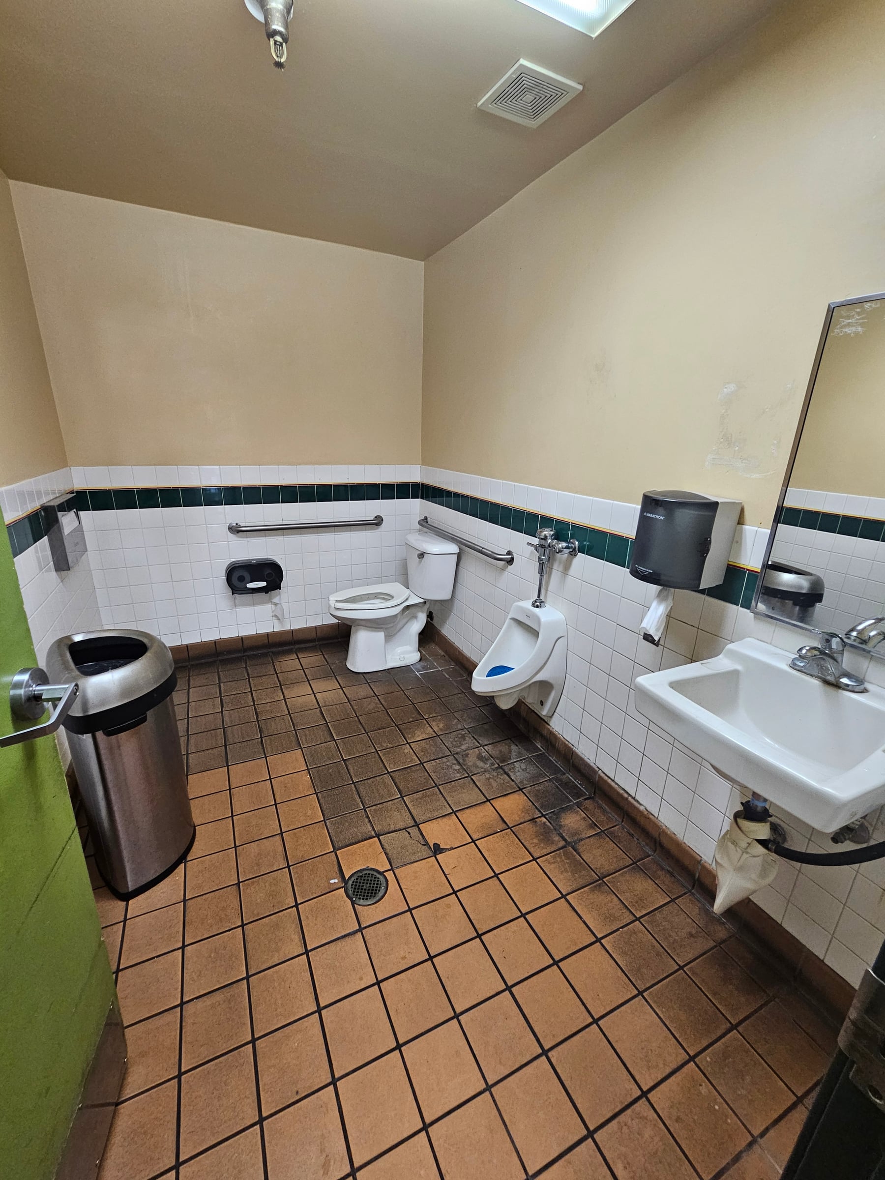 2nd Gen Mexican Restaurant with Patio Available for Lease in Santa Fe Springs Promenade - Thumbnail 3