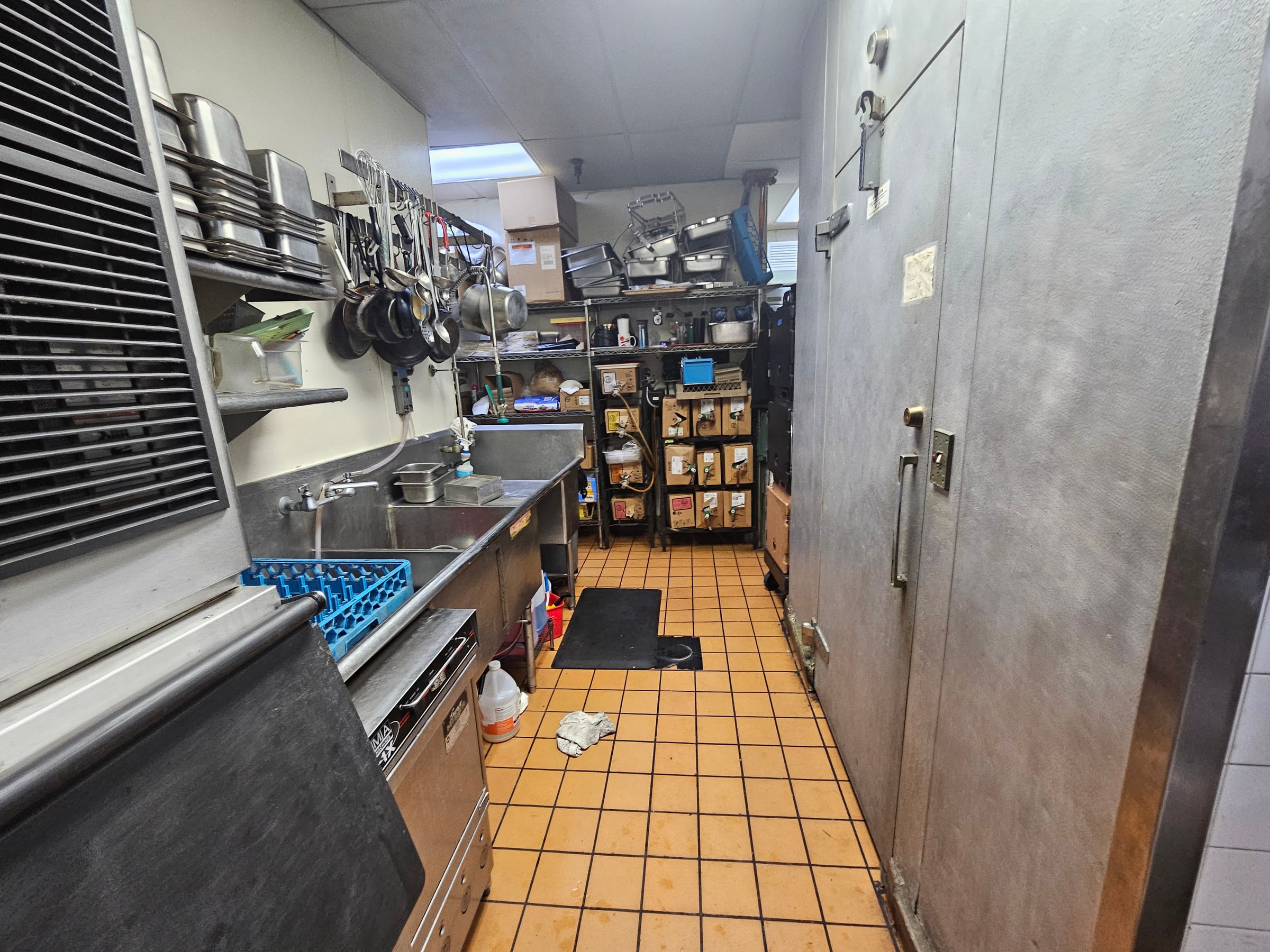 2nd Gen Mexican Restaurant with Patio Available for Lease in Santa Fe Springs Promenade - Thumbnail 2