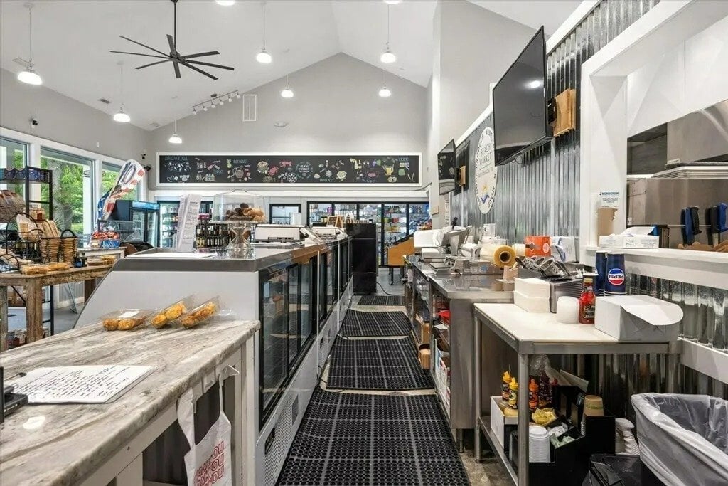 Full Restaurant for Sale in Cape Charles, VA, 2,800 SF - Thumbnail 5