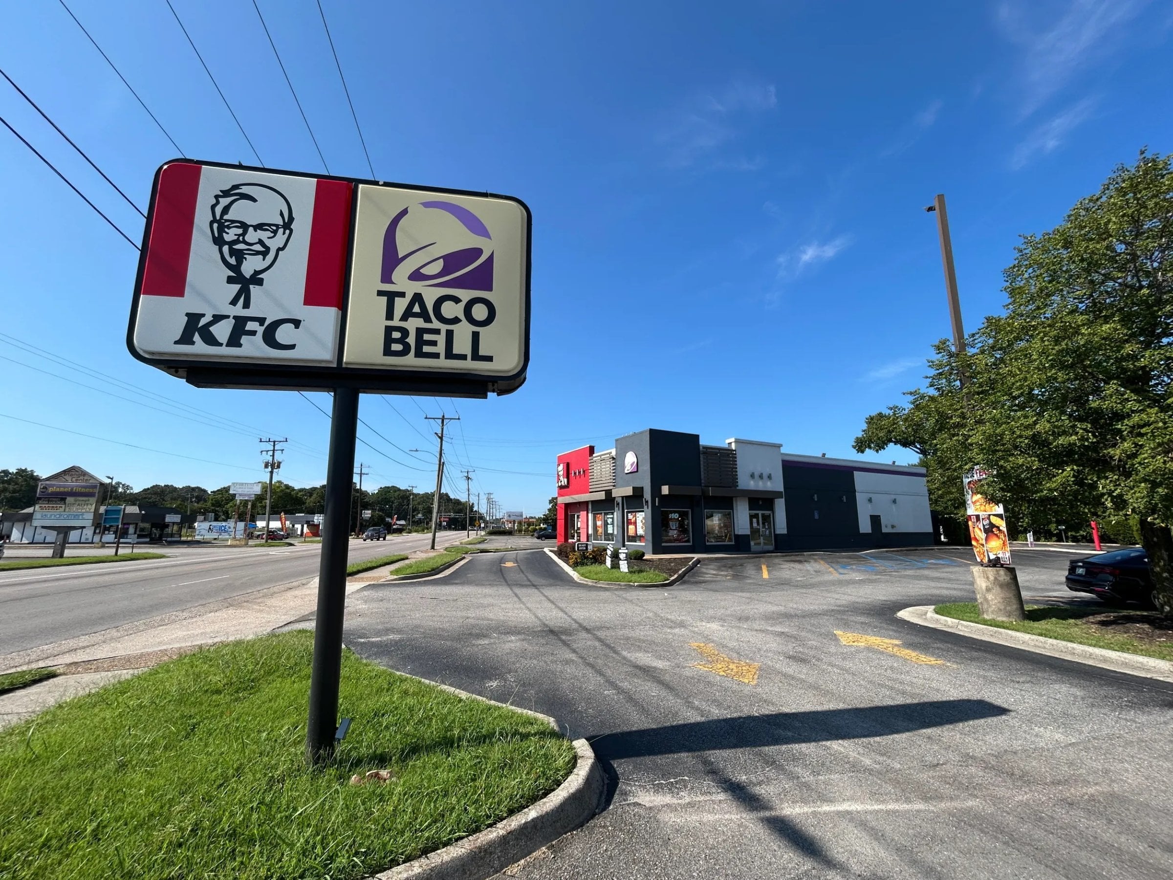 Drive-Thru Restaurant for Lease in Portsmouth, VA, 3,258 SF - Thumbnail 1