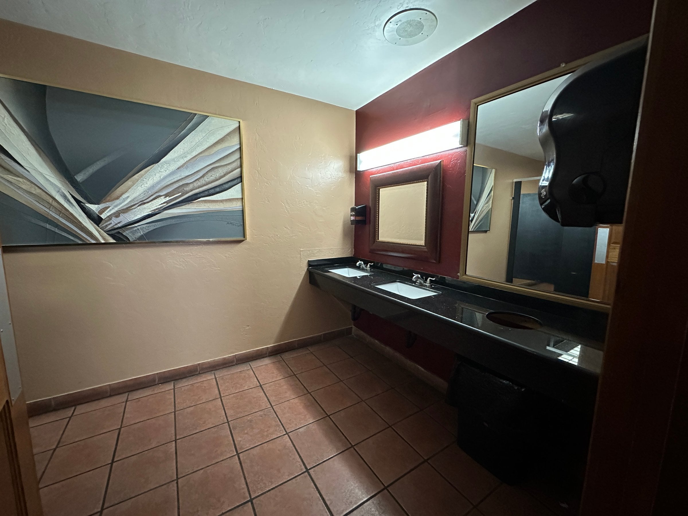 Full Restaurant for Lease in Tucson, AZ, 4,400 SF - Thumbnail 3