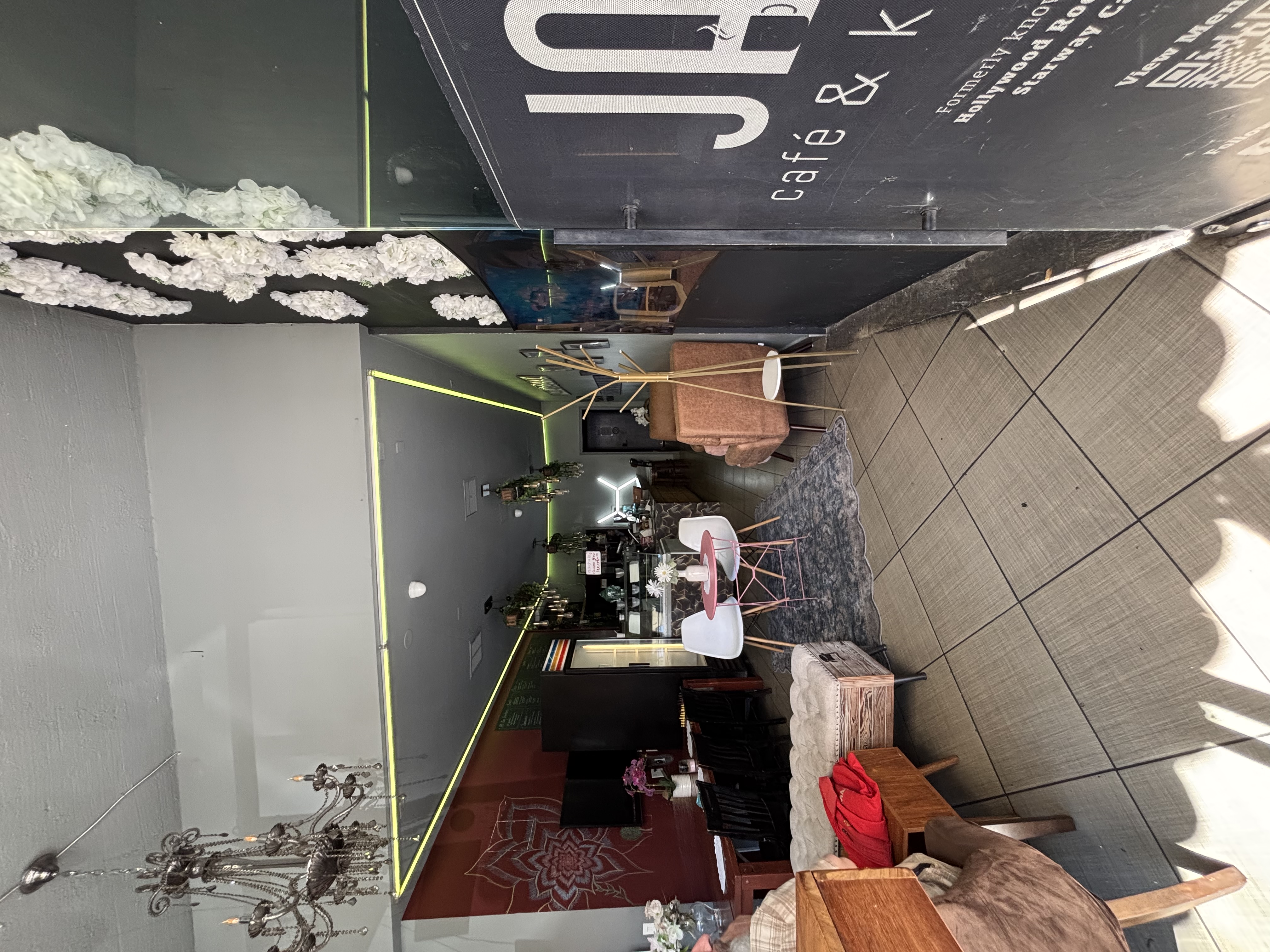 Full Restaurant for Sale