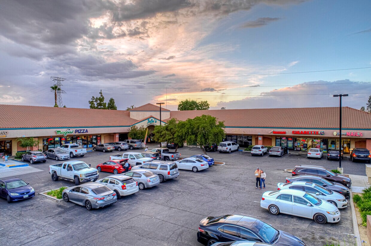 Full Restaurant for Lease in Bakersfield, CA, 4,400 SF
