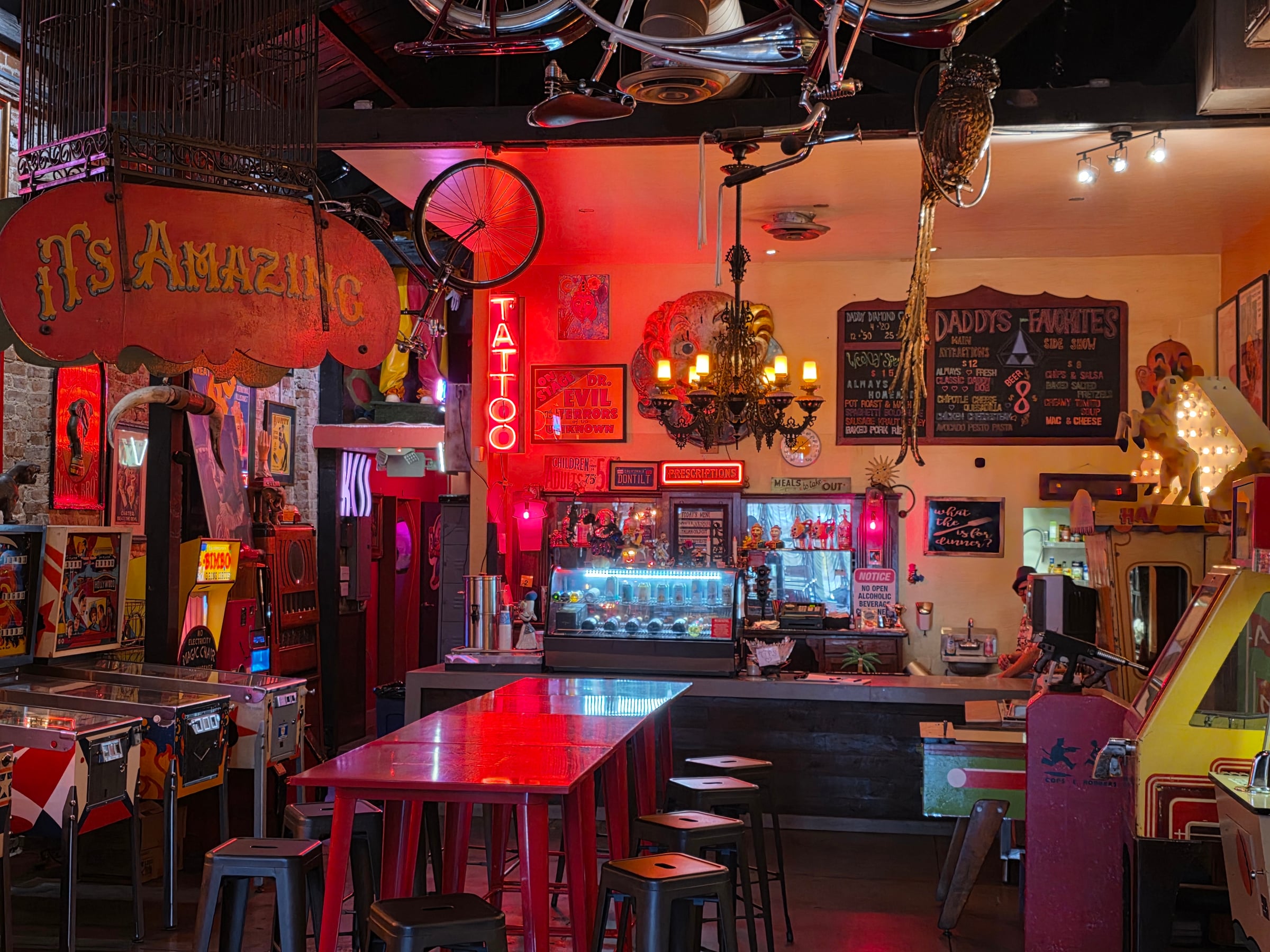 Restaurant/Bar and Arcades - Thumbnail 5