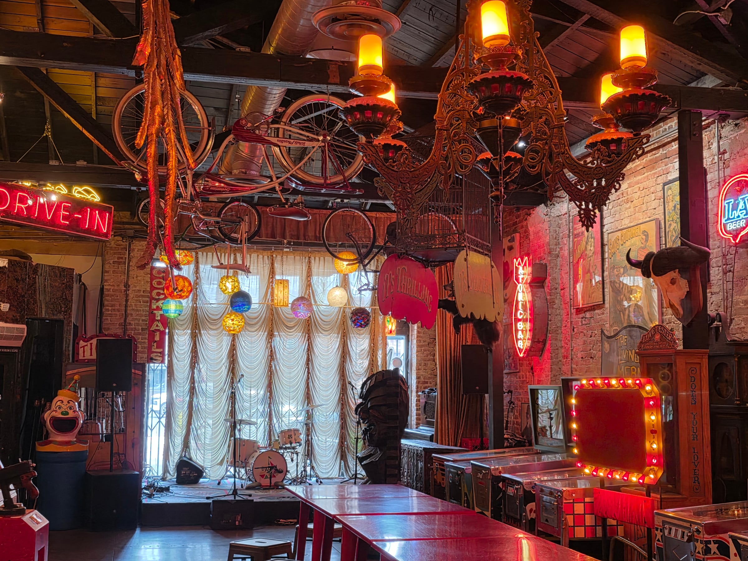 Restaurant/Bar and Arcades - Thumbnail 4