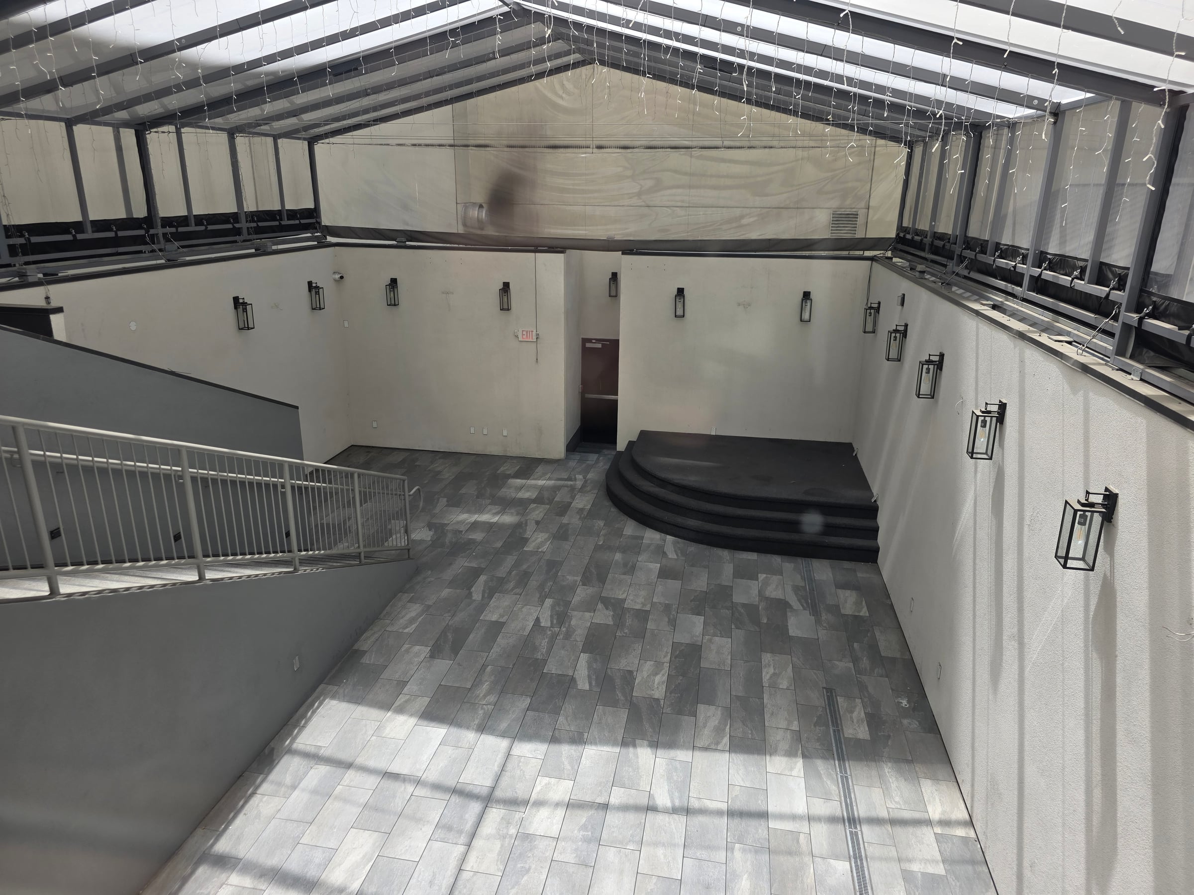 Full Restaurant for Lease in Los Angeles CA