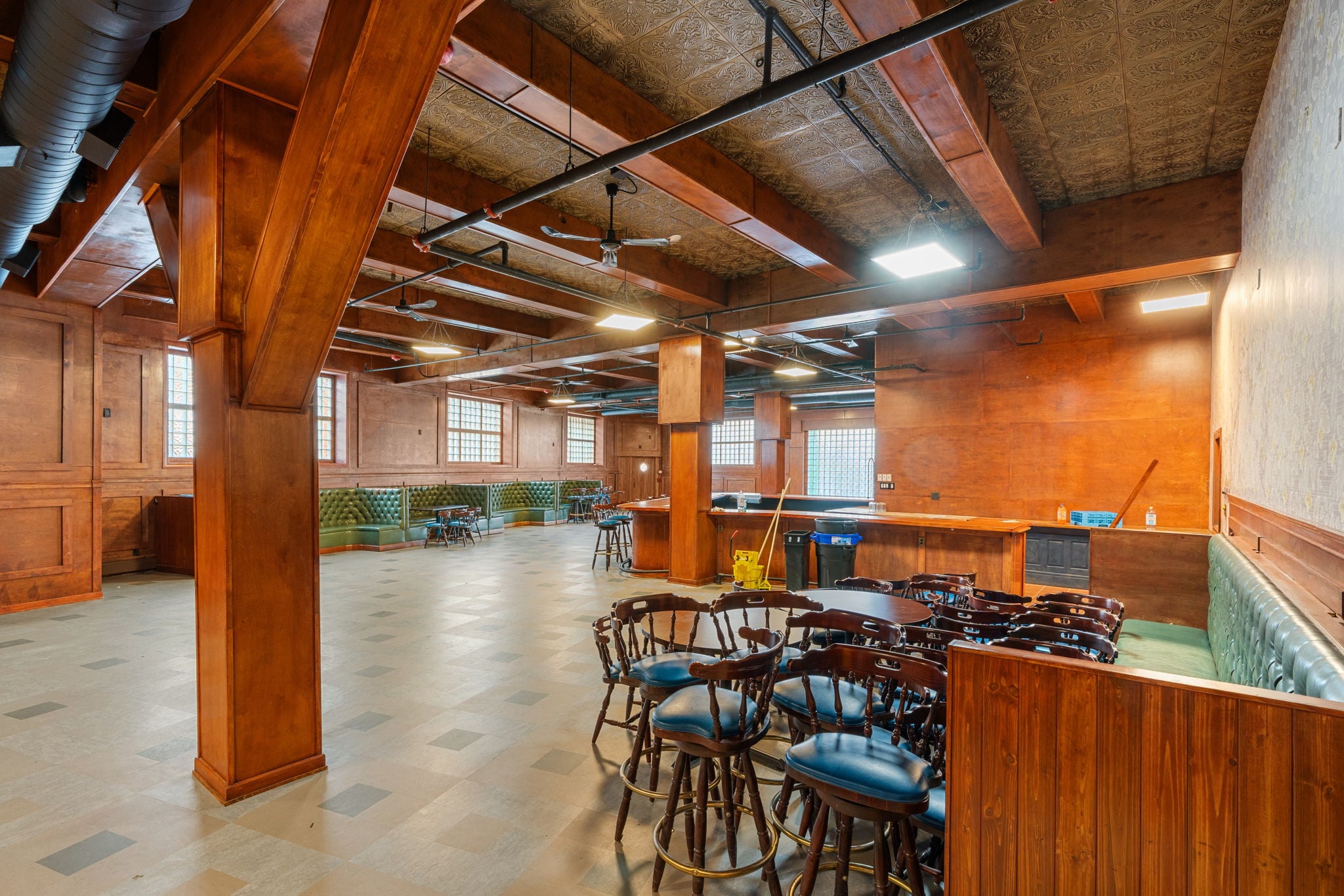 Multi-Use Full Restaurant for Lease in Mid Island, Staten Island, NY – 6,500 SF