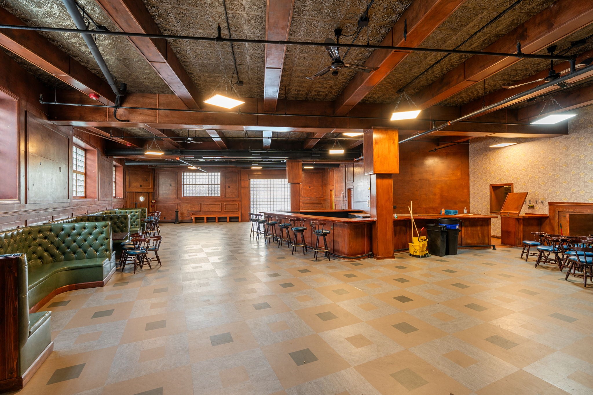 Multi-Use Full Restaurant for Lease in Mid Island, Staten Island, NY – 6,500 SF