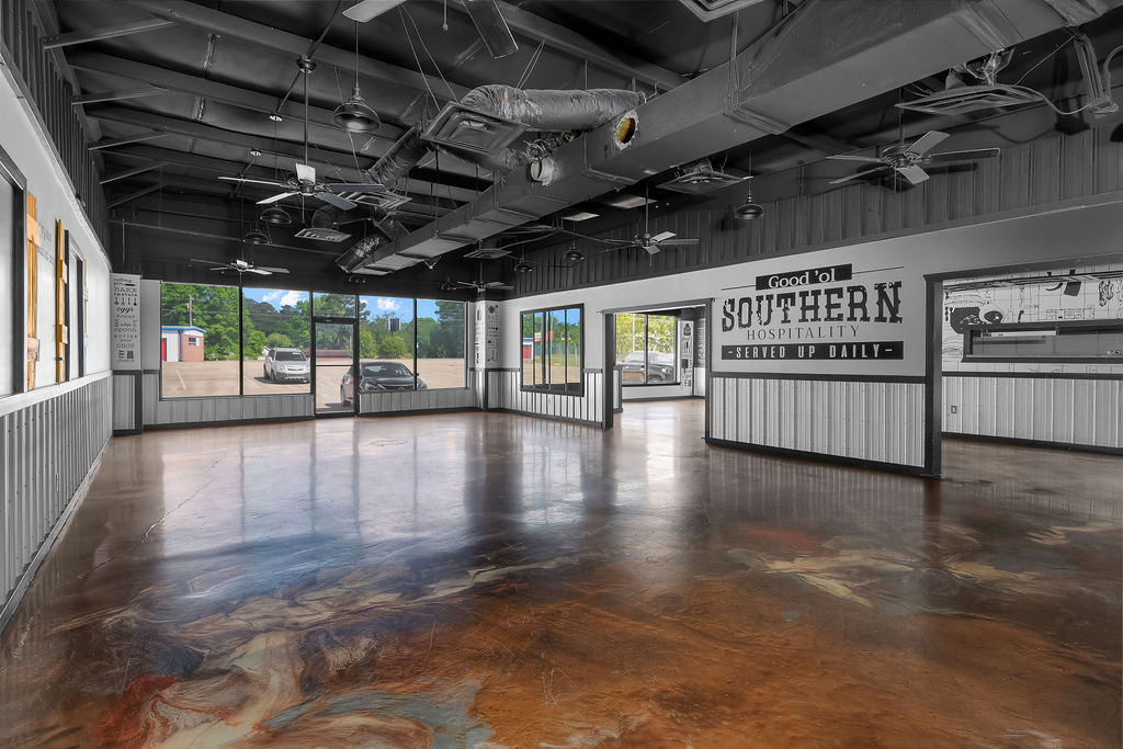 Prime Space of Steakhouse or Sports Bar - Thumbnail 2