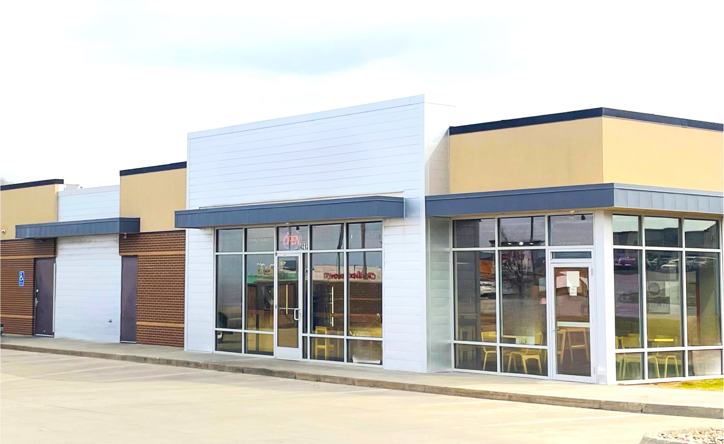 Multi-Use Full Restaurant for Lease in Des Moines, IA, 1,832 SF