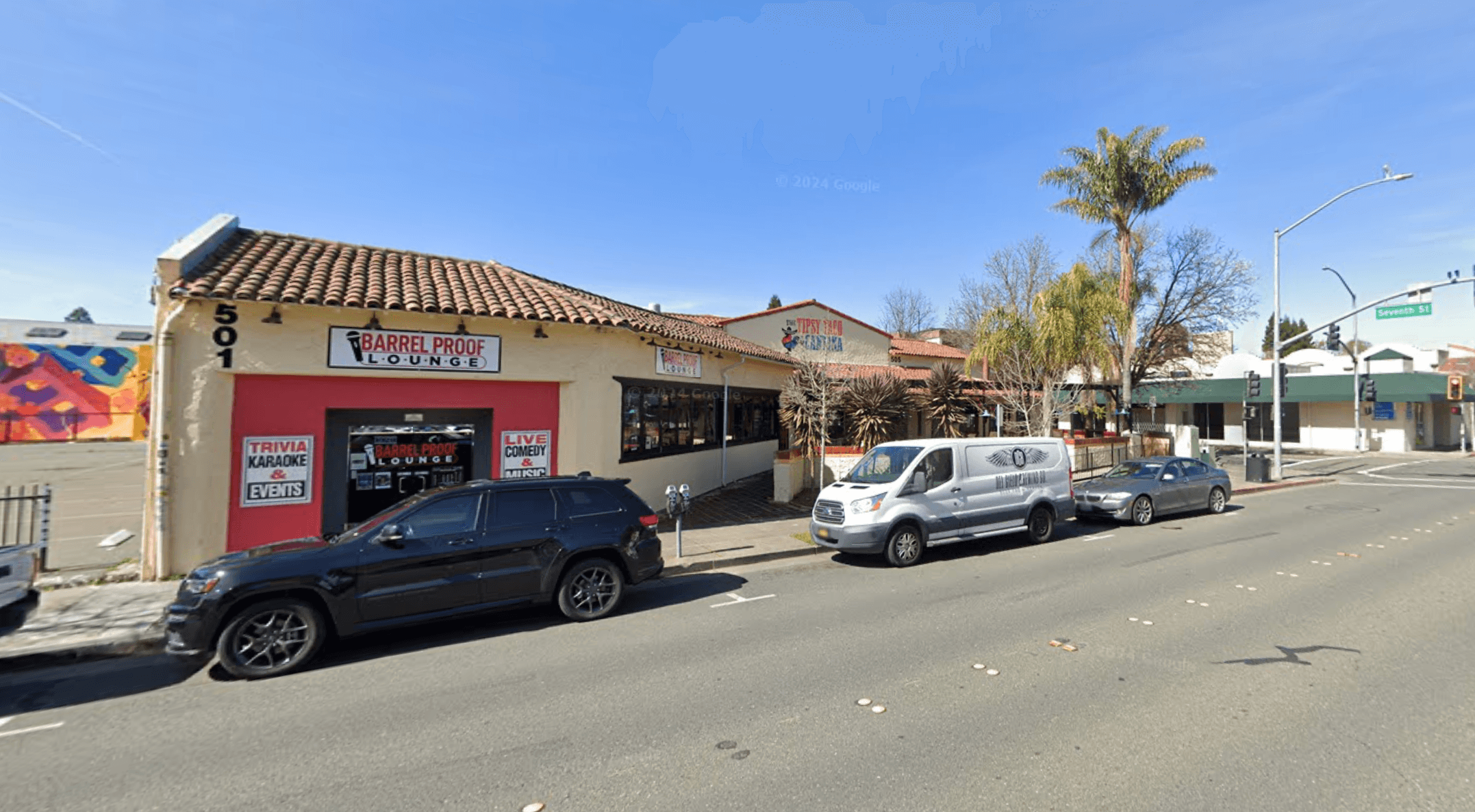  Lounge and Comedy Club available to lease