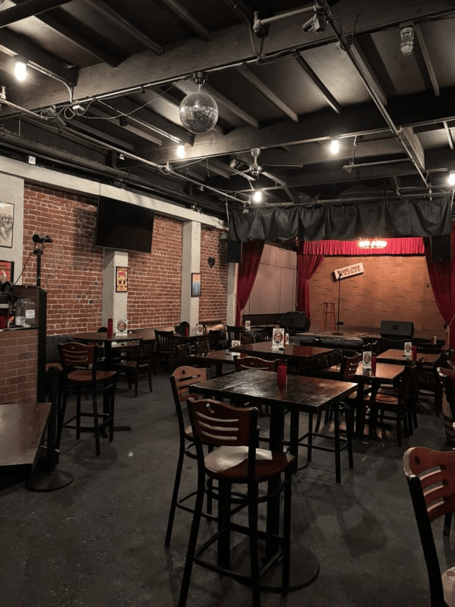Lounge and Comedy Club available to lease - Thumbnail 1