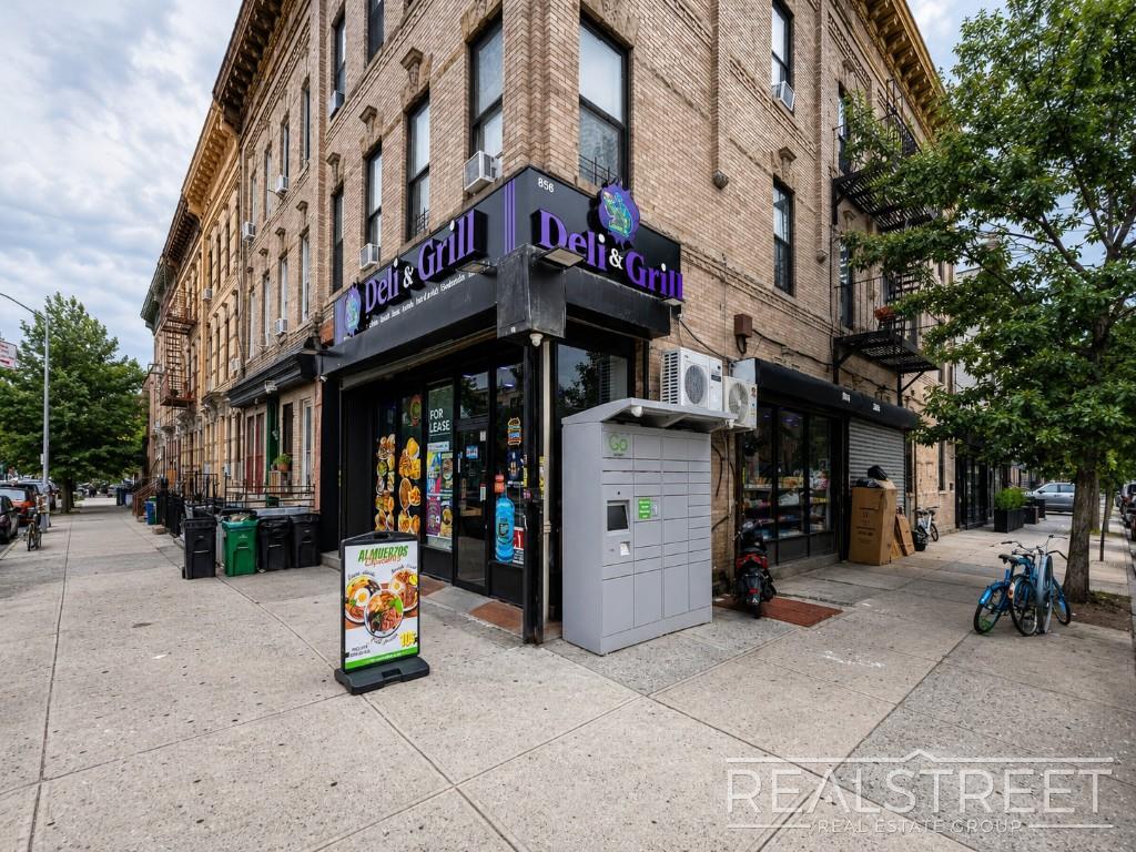 Fast Casual Restaurant for Lease in Brooklyn, NY, 1,250 SF