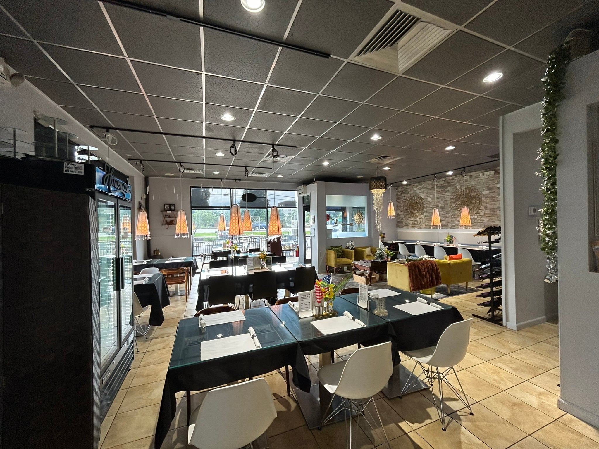 Spring Valley Retail Center 2nd Generation Restaurant  - Thumbnail 3