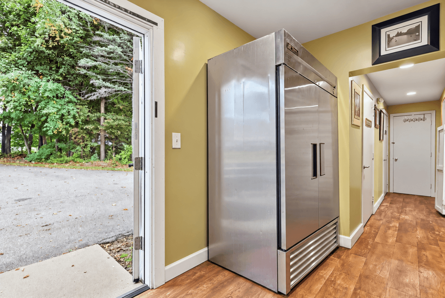 Multi-Use Full Restaurant for Sale in Concord, NH, $494.9K - Thumbnail 1