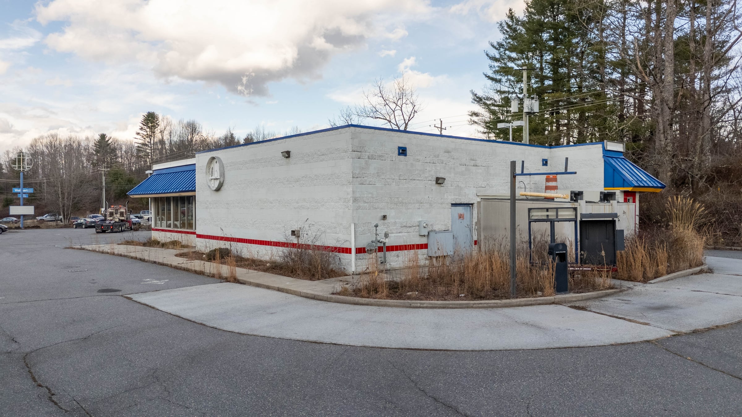 Freestanding Drive-Thru Restaurant Building in Spruce Pine, NC - Thumbnail 4