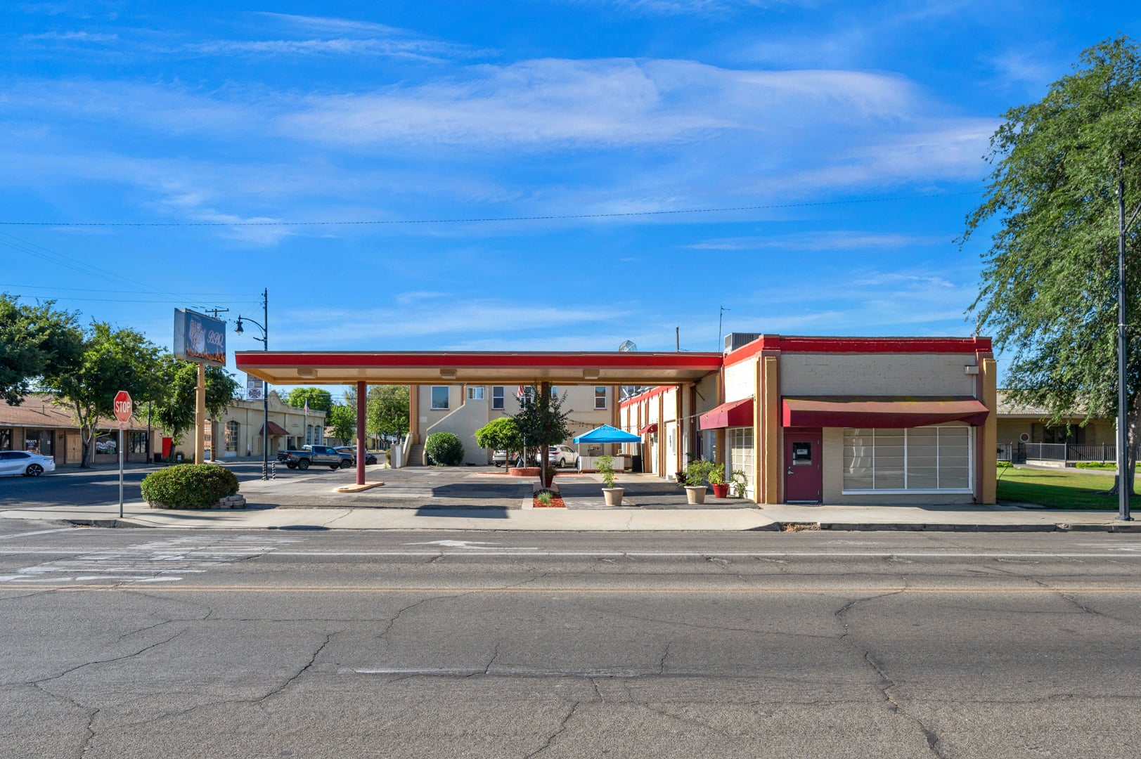 Owner User/Investment Opportunity: Restaurant + Apartment in Lemoore, CA - Thumbnail 5