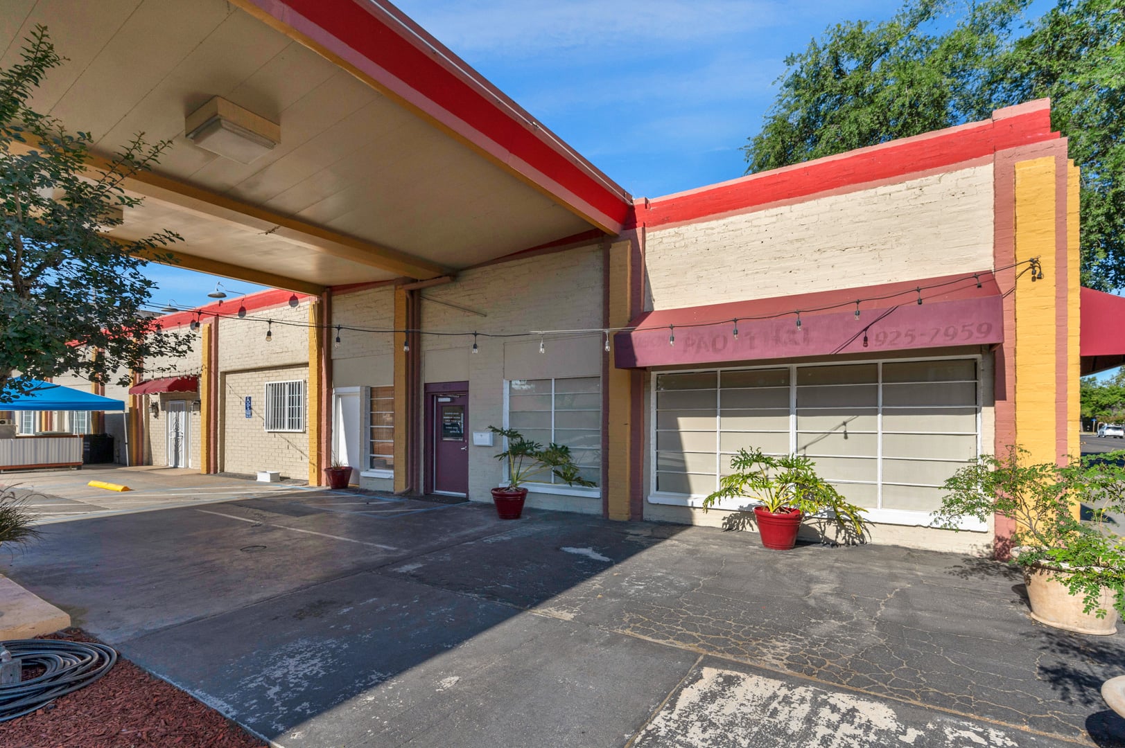 Owner User/Investment Opportunity: Restaurant + Apartment in Lemoore, CA - Thumbnail 2