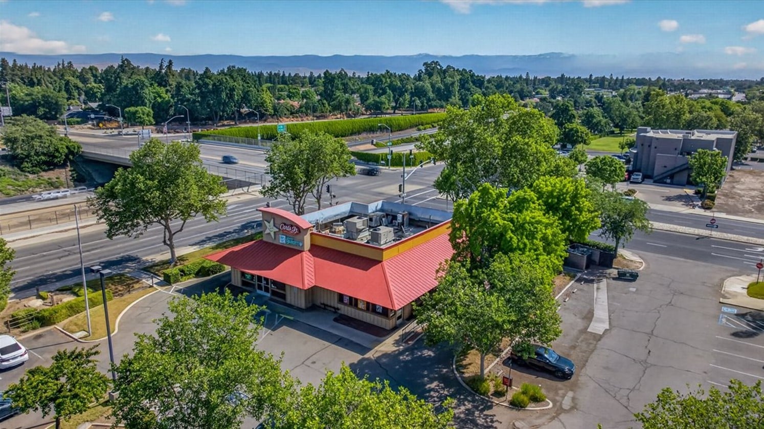 Freestanding Drive-Thru Restaurant Building in Visalia, CA - Thumbnail 3