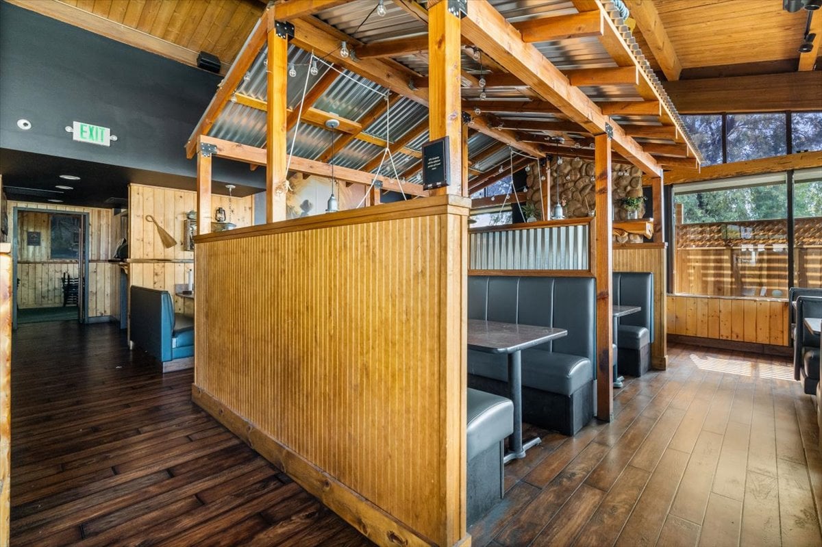 Turn-Key Restaurant Building Located in Bakersfield, CA - Thumbnail 4