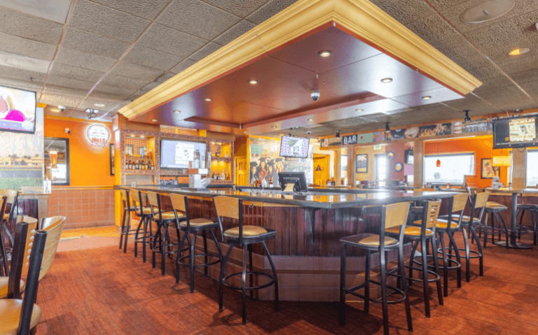 Former Applebee’s - Thumbnail 5