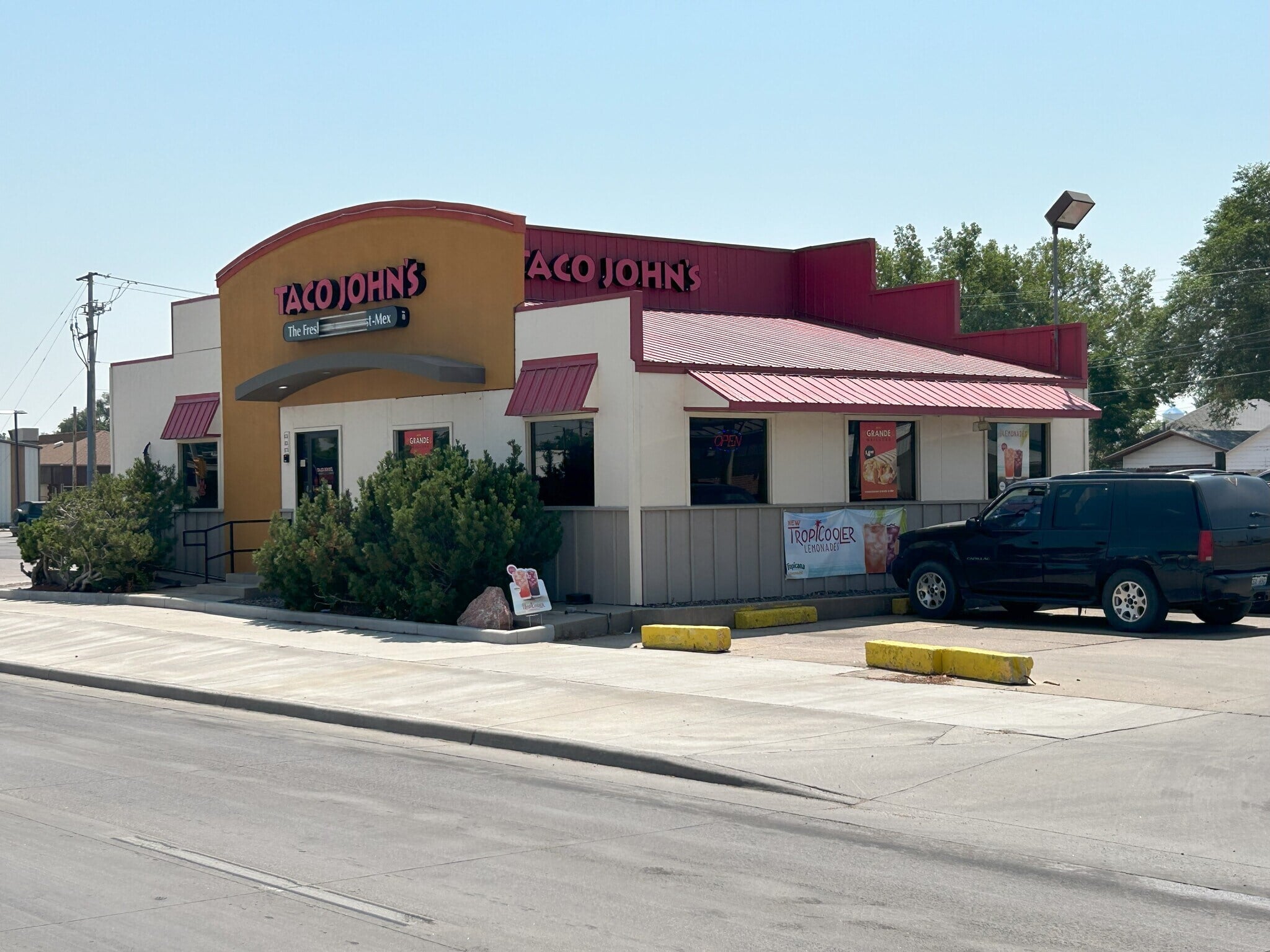 Drive-Thru Restaurant Building For Lease or Sale - Image 1