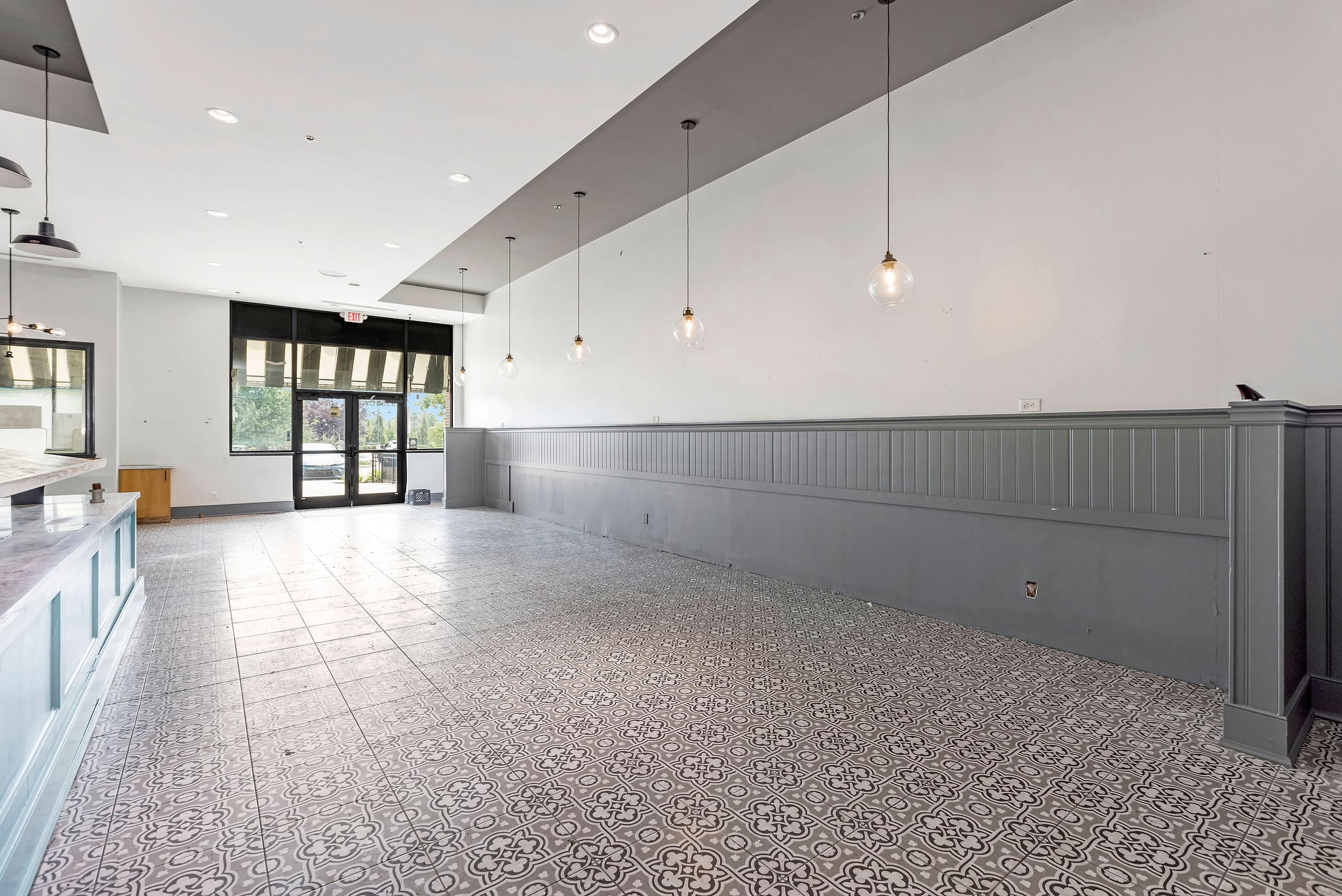 2,747 SF retail space available for lease with pre-existing restaurant/bakery buildout - Thumbnail 4