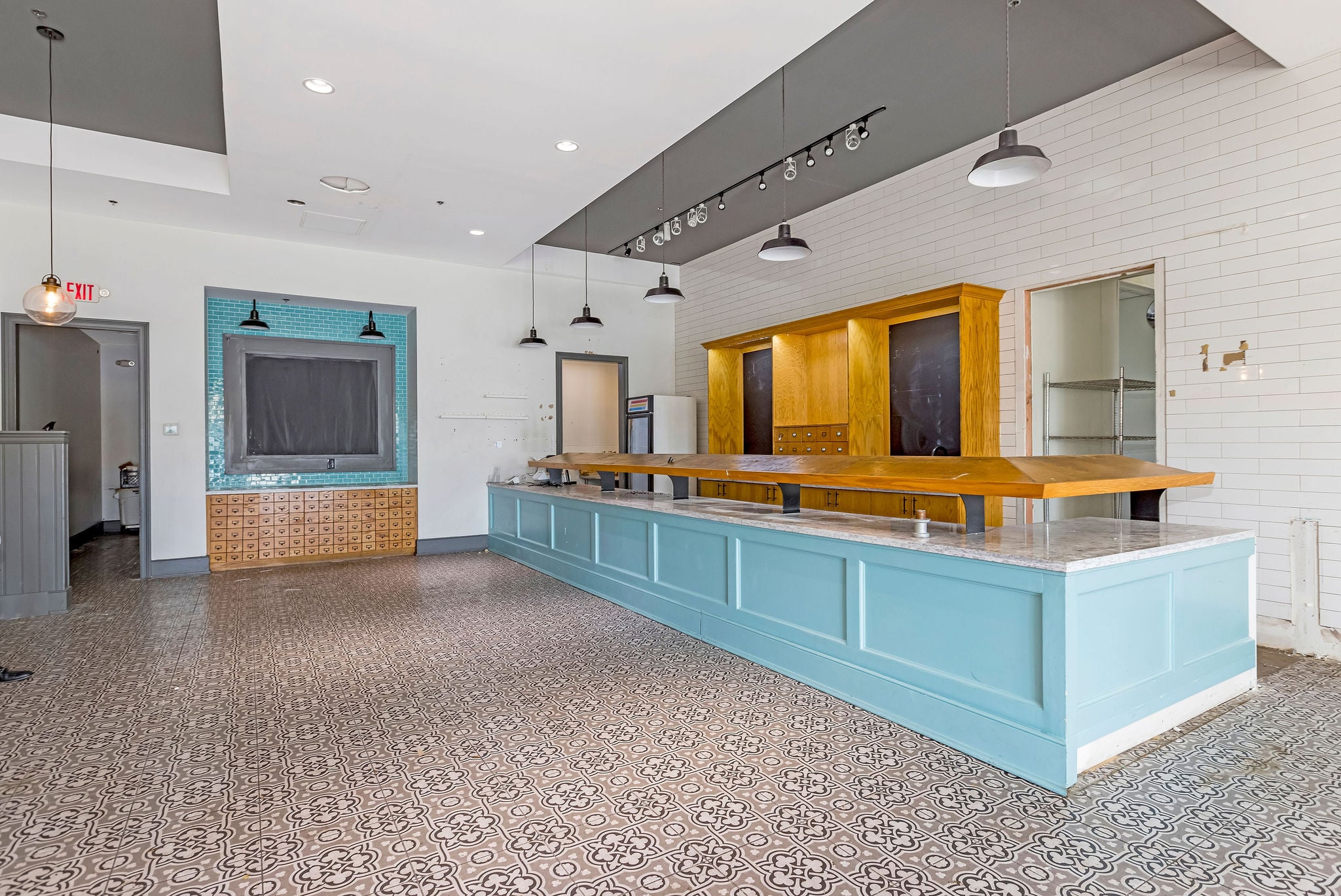 2,747 SF retail space available for lease with pre-existing restaurant/bakery buildout - Thumbnail 2