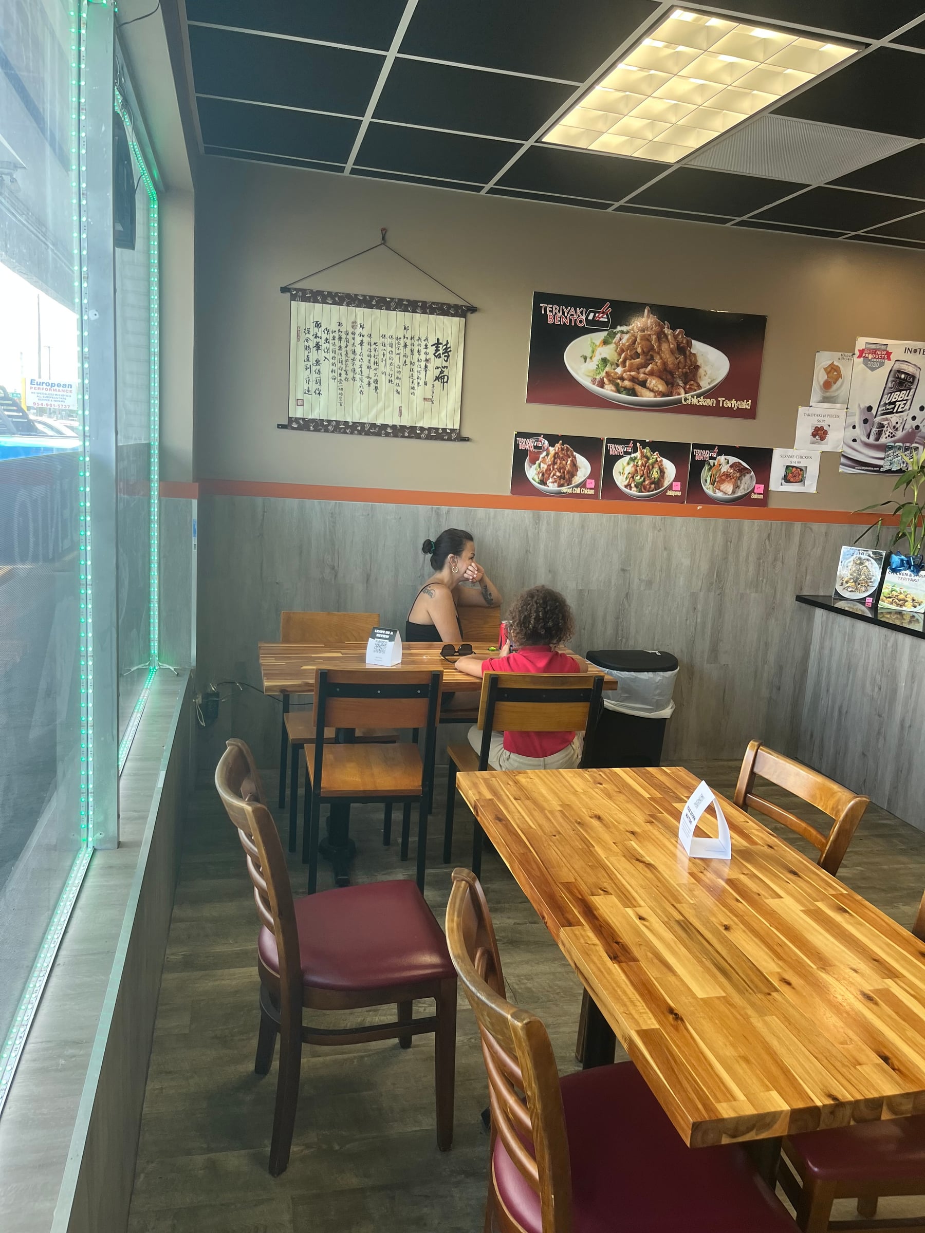 Full Restaurant for Lease in Parkside, Hollywood, FL – 1,085 SF - Thumbnail 4