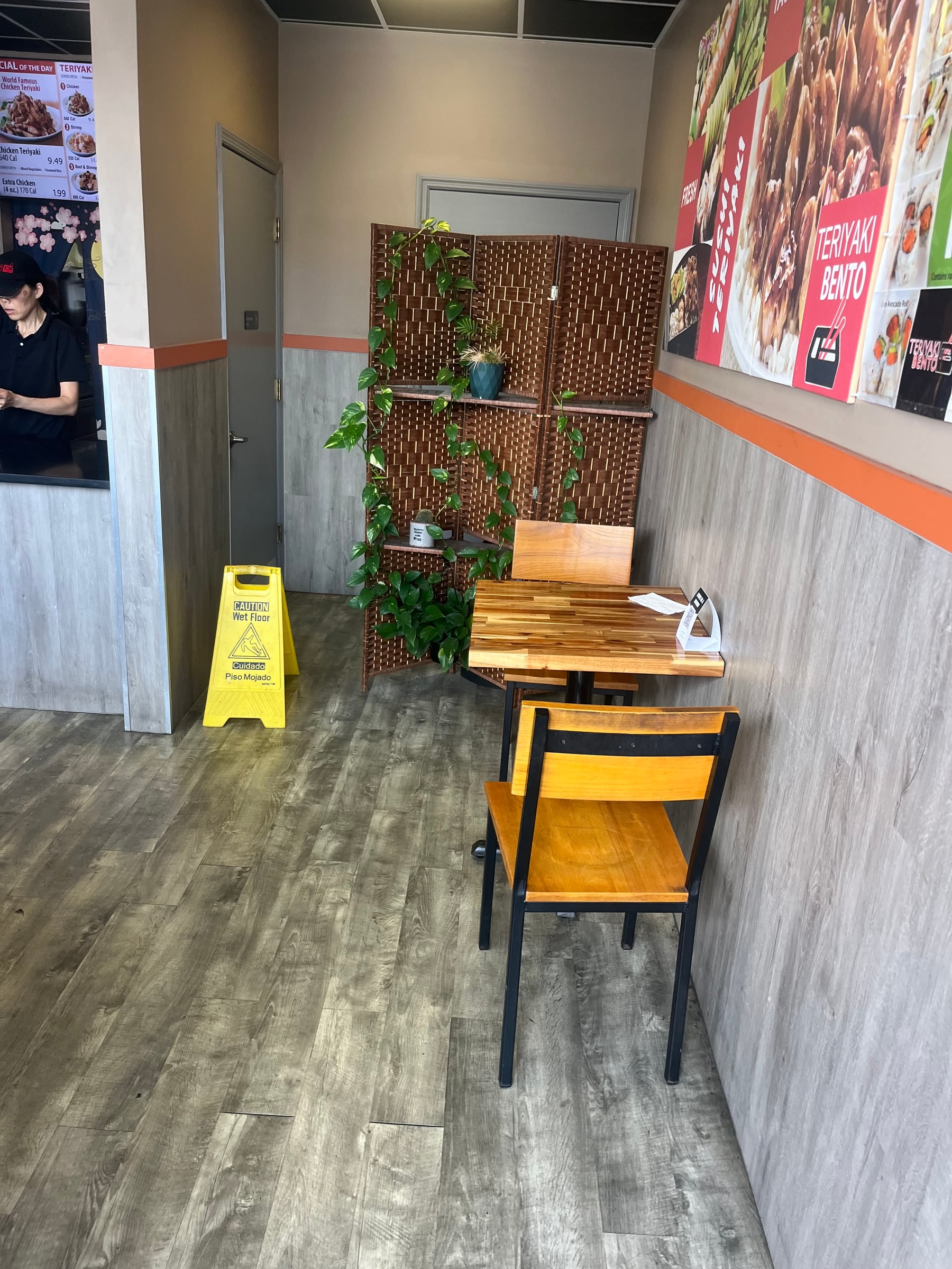 Full Restaurant for Lease in Parkside, Hollywood, FL – 1,085 SF - Thumbnail 3
