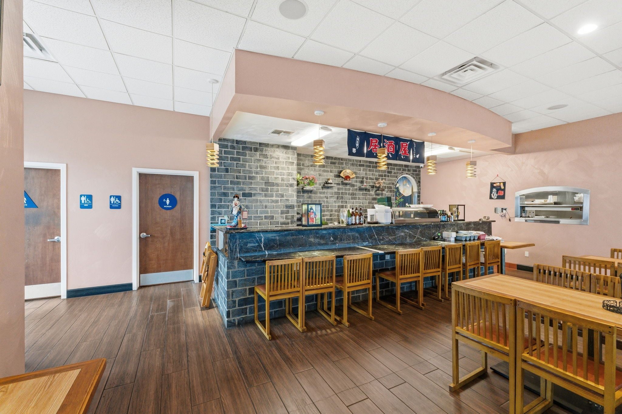 Full Restaurant for Lease in Dinuba, CA, 4,427 SF - Thumbnail 4