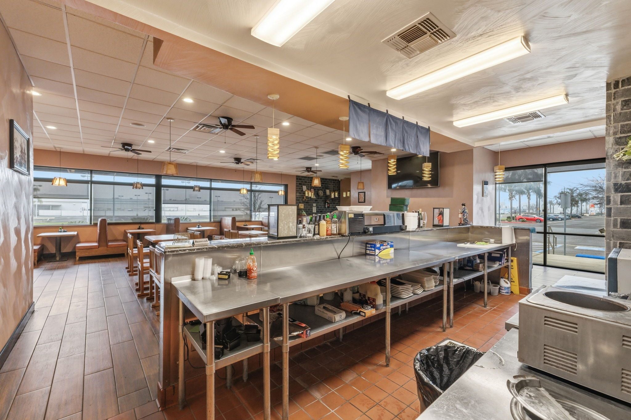 Full Restaurant for Lease in Dinuba, CA, 4,427 SF - Thumbnail 5