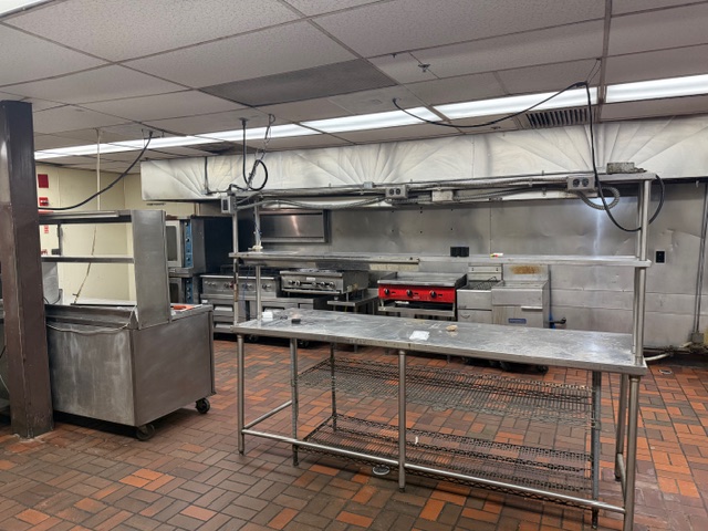 Excellent LOCATION Downtown at Major Intersection FULL scale restaurant/eatery/food pavilion/ entertainment  center - Thumbnail 9