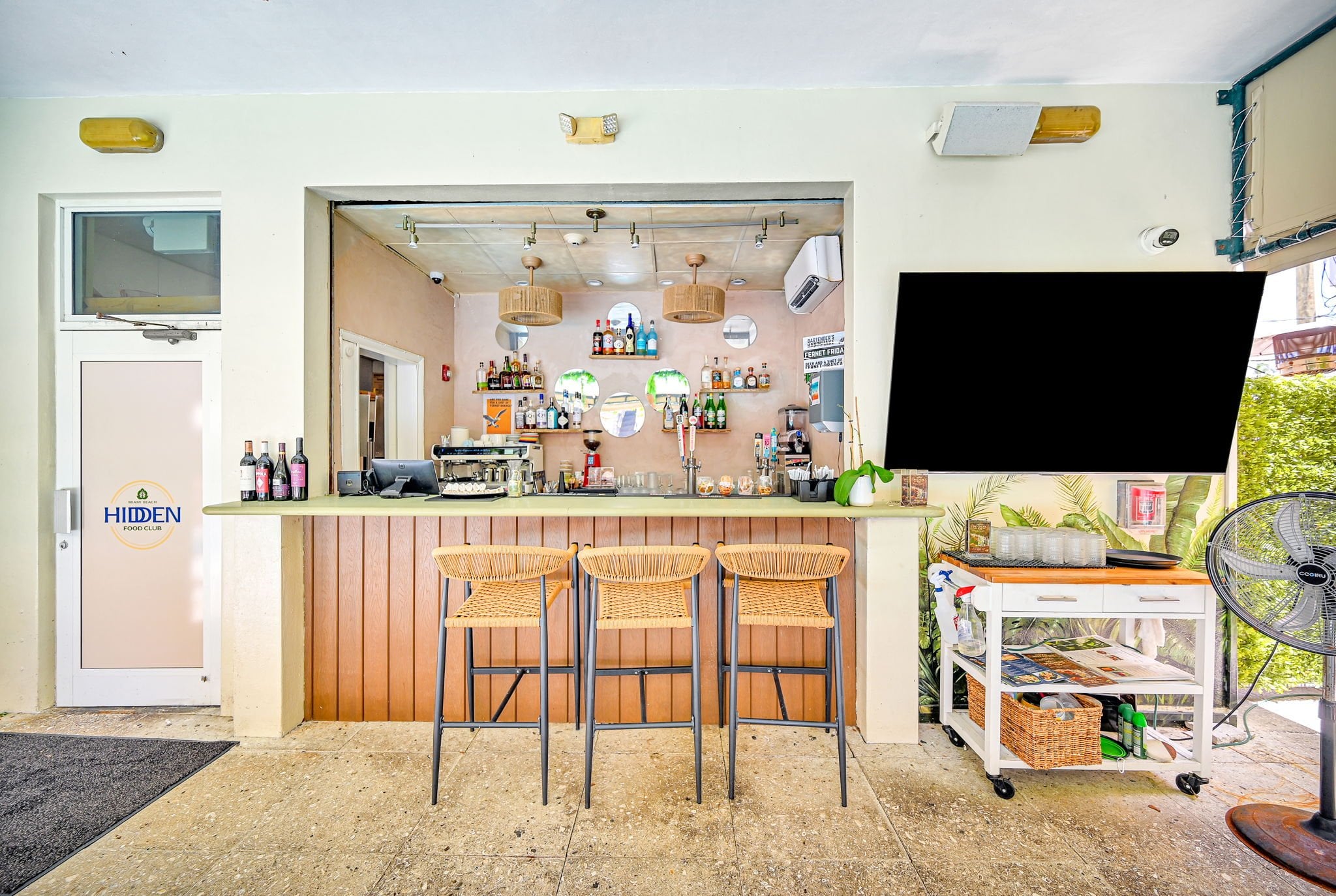 Turnkey Restaurant & Bar in North Beach - Thumbnail 5