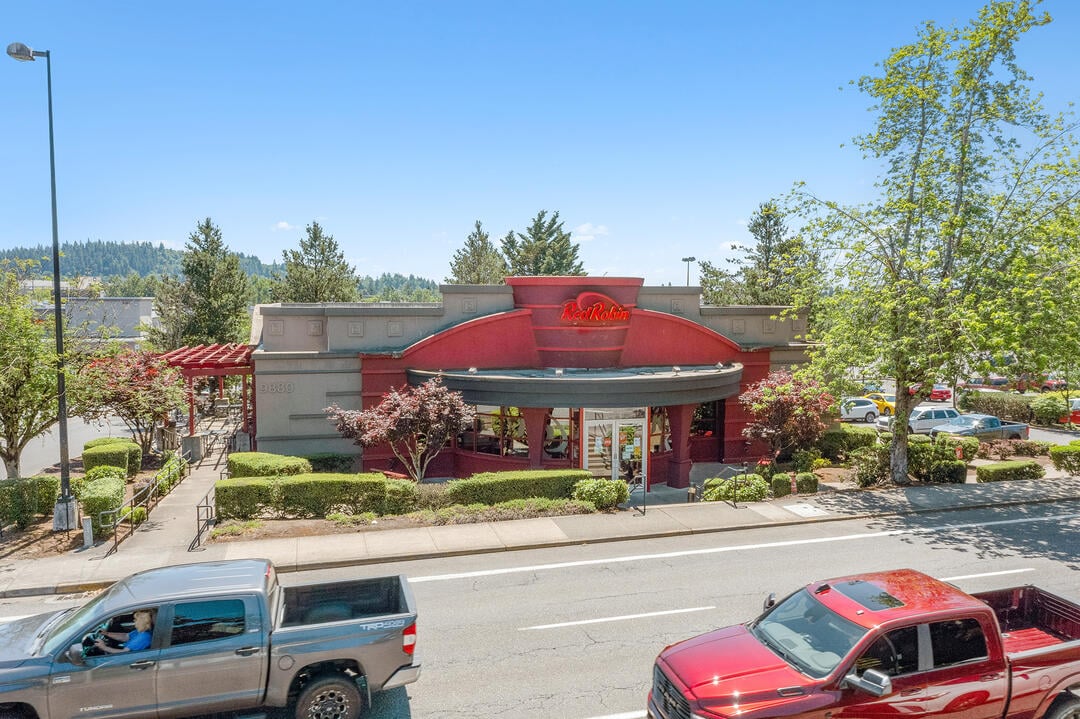 6,200 SF Restaurant for lease in Mall 205 - Image 3