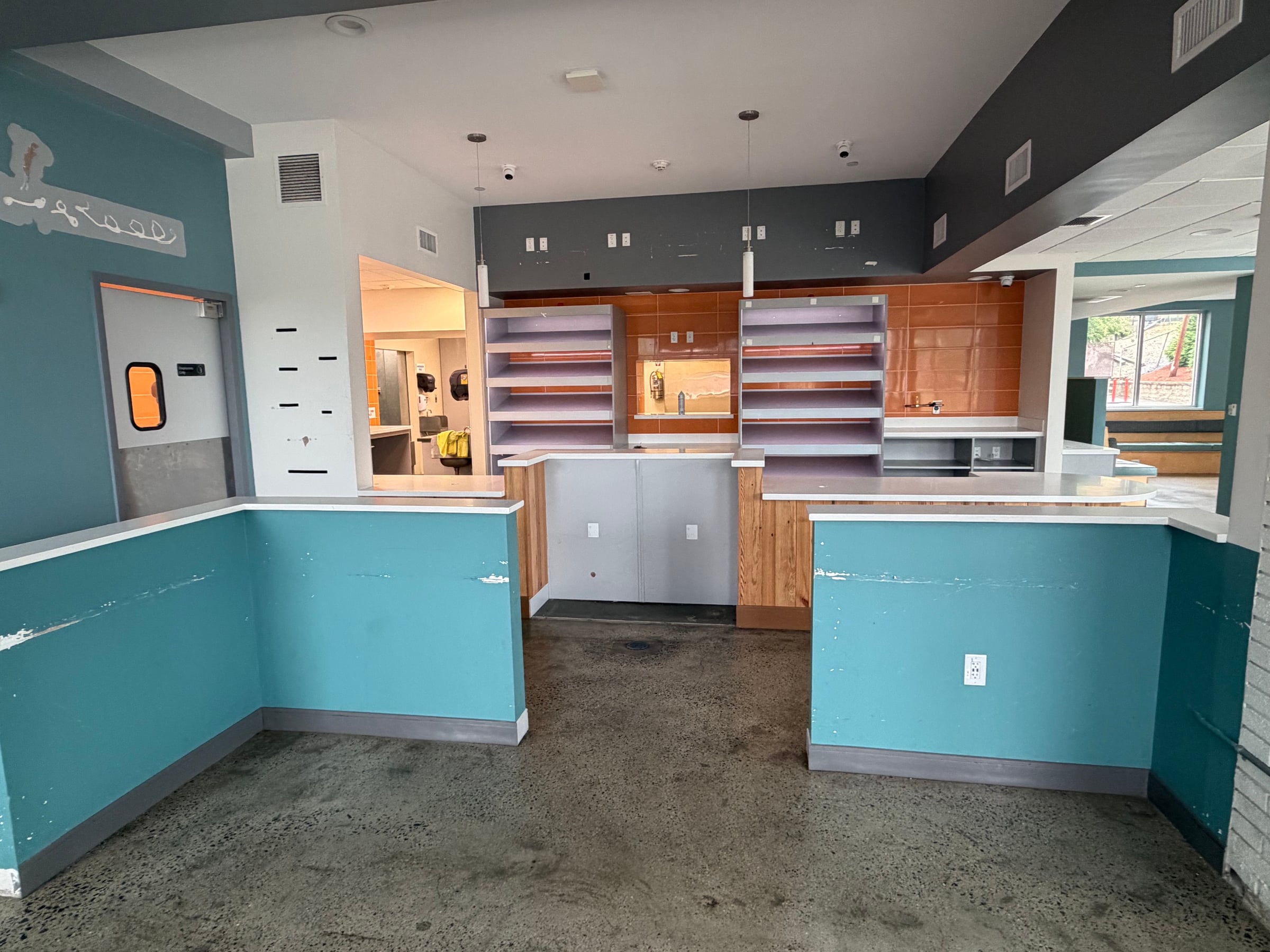 Drive-Thru Restaurant for Lease in Revere, MA, 4,885 SF - Thumbnail 3