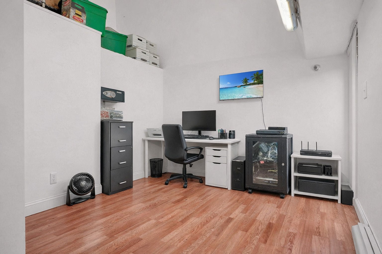 Full Restaurant for Lease in Coral Gables Section, Coral Gables, FL ,  3,820 SF - Thumbnail 1