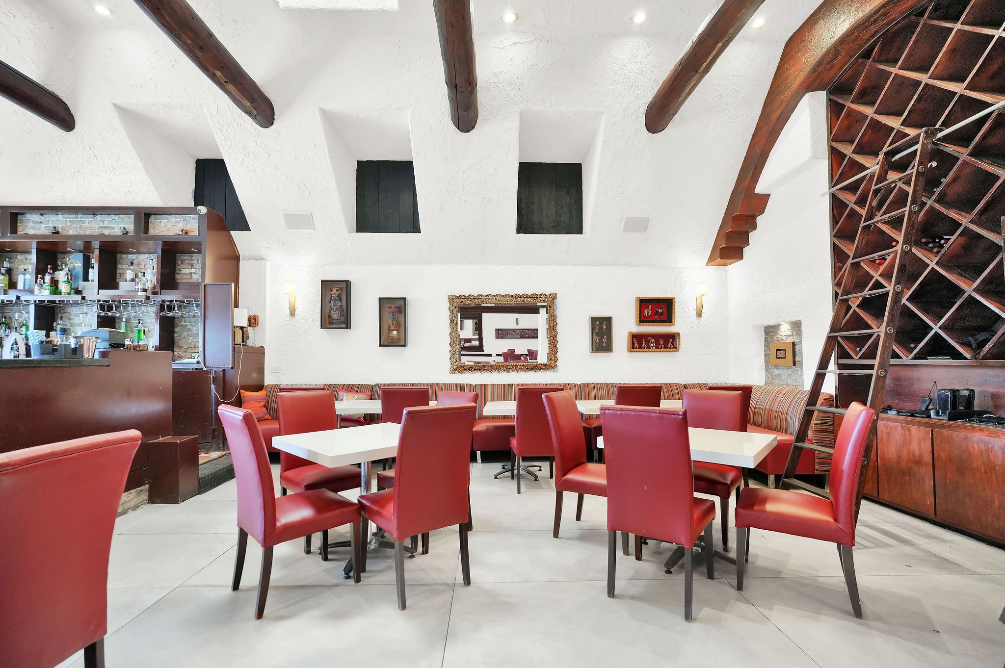 Full Restaurant for Lease in Coral Gables Section, Coral Gables, FL ,  3,820 SF