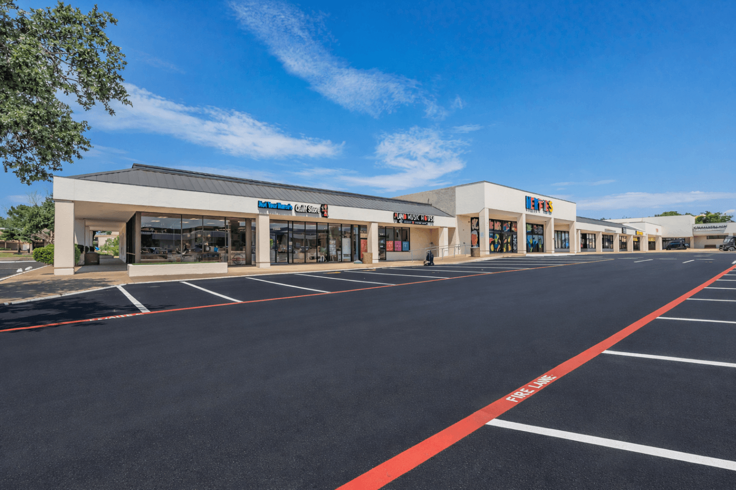 Full Restaurant Space for Lease - Thumbnail 4