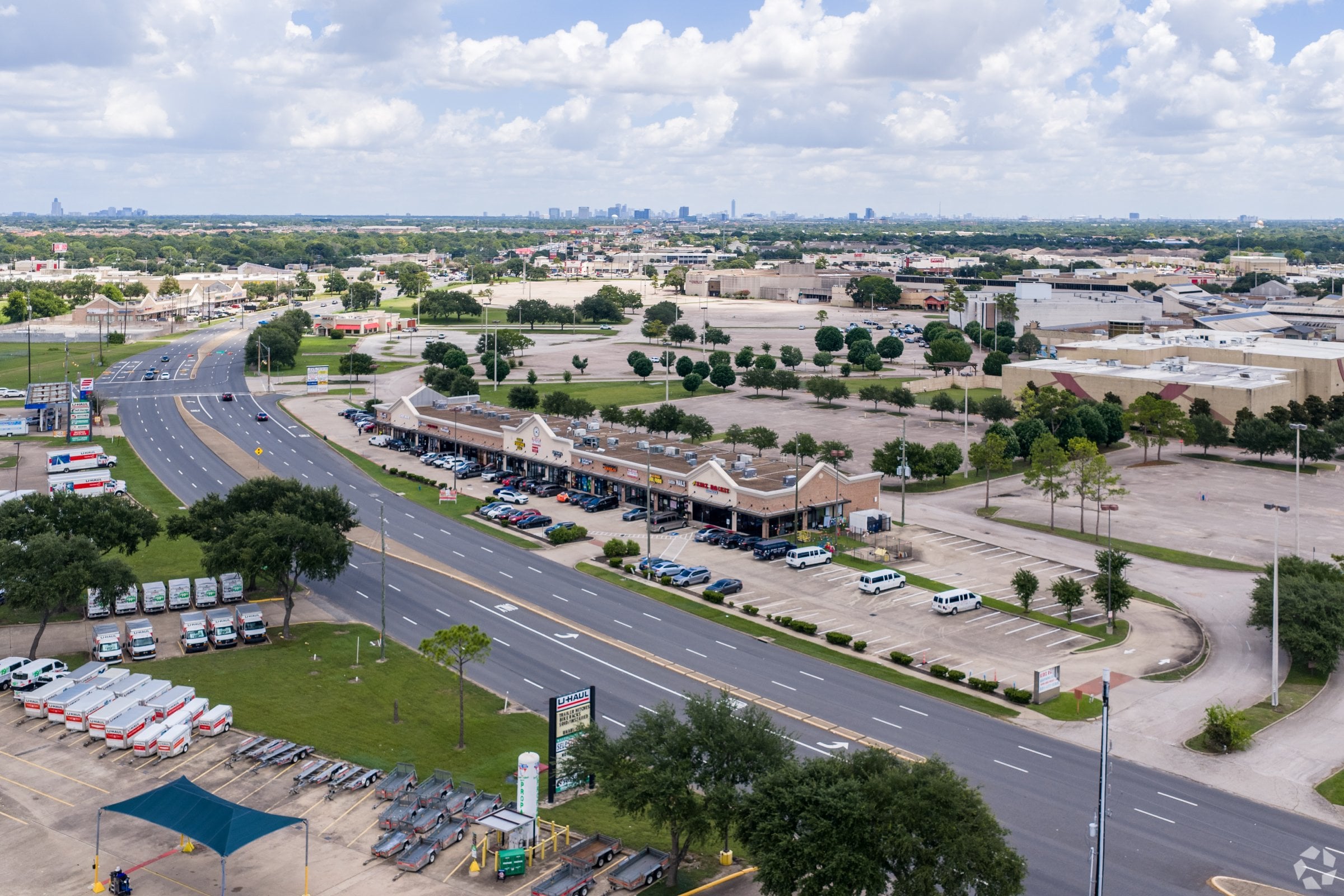 Fast Casual Restaurant for Lease in Houston, TX, 1,000 SF - Thumbnail 1